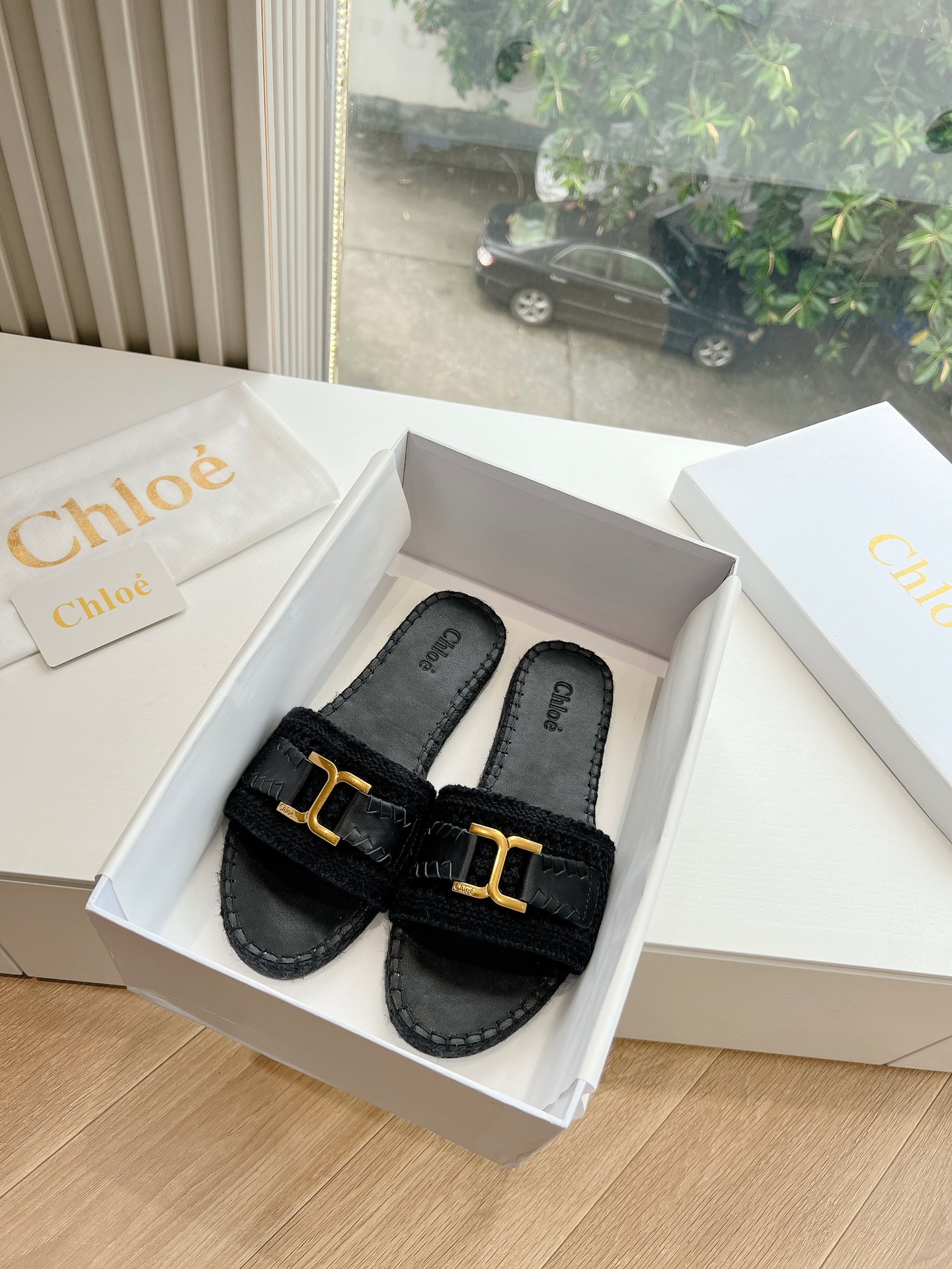 Chloe Weasel Slippers: Stylish Summer Footwear with High-Density Rubber Soles - 图片 1