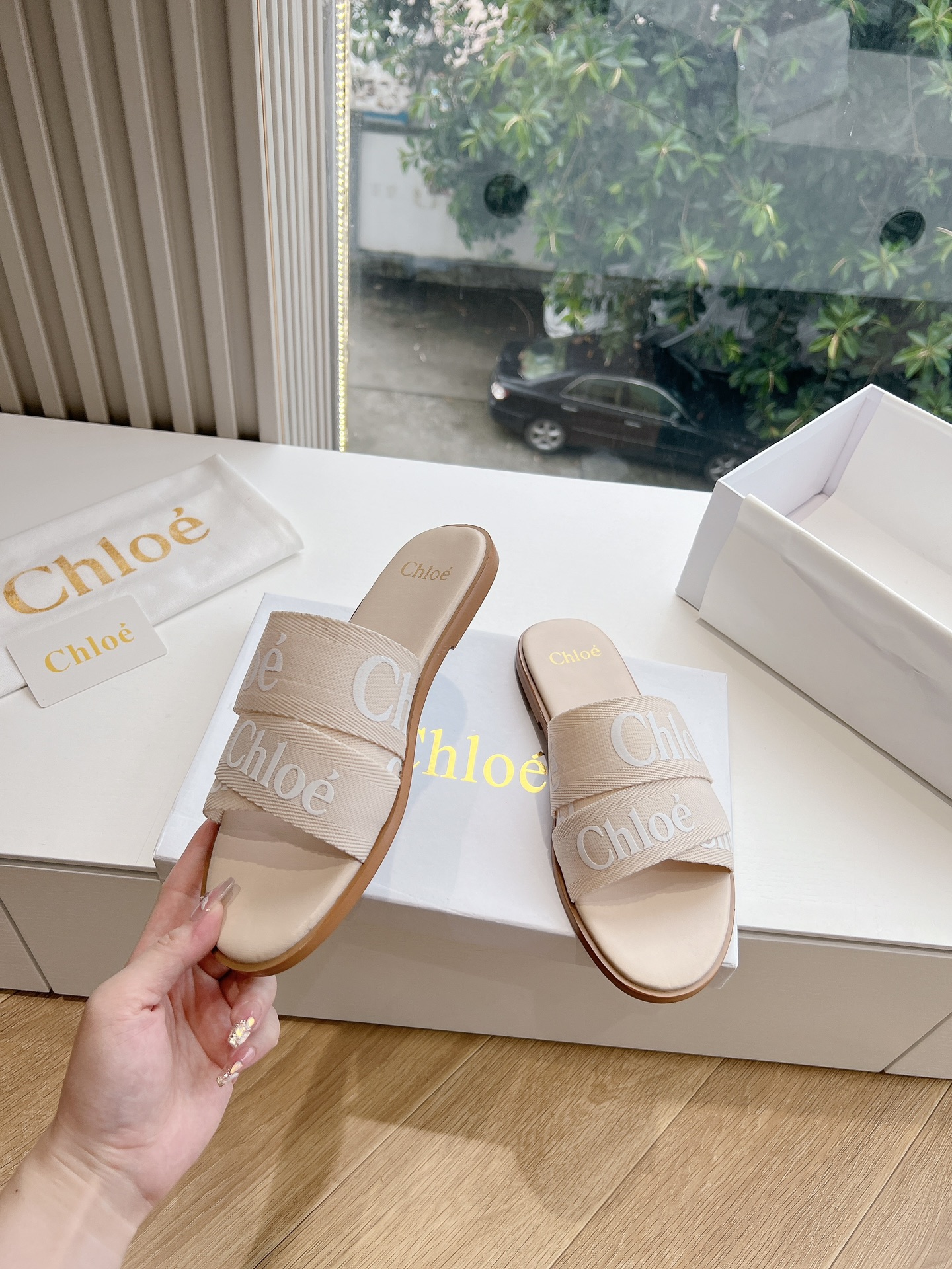 Caucasian Spring/Summer Weaver Slippers by Chloe: Stylish, Durable, Original Design, Perfect for Summer - 图片 5