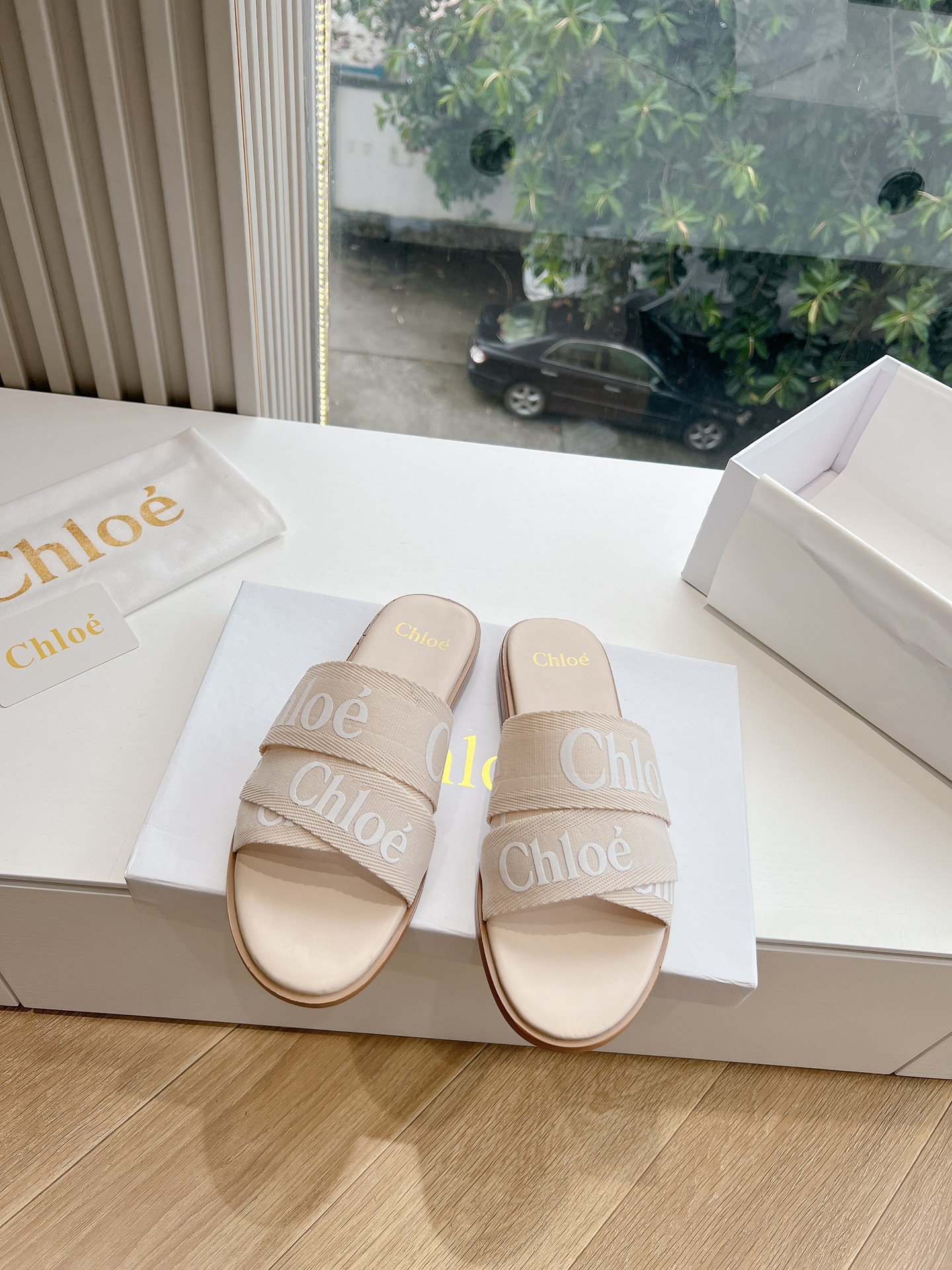 Caucasian Spring/Summer Weaver Slippers by Chloe: Stylish, Durable, Original Design, Perfect for Summer - 图片 4
