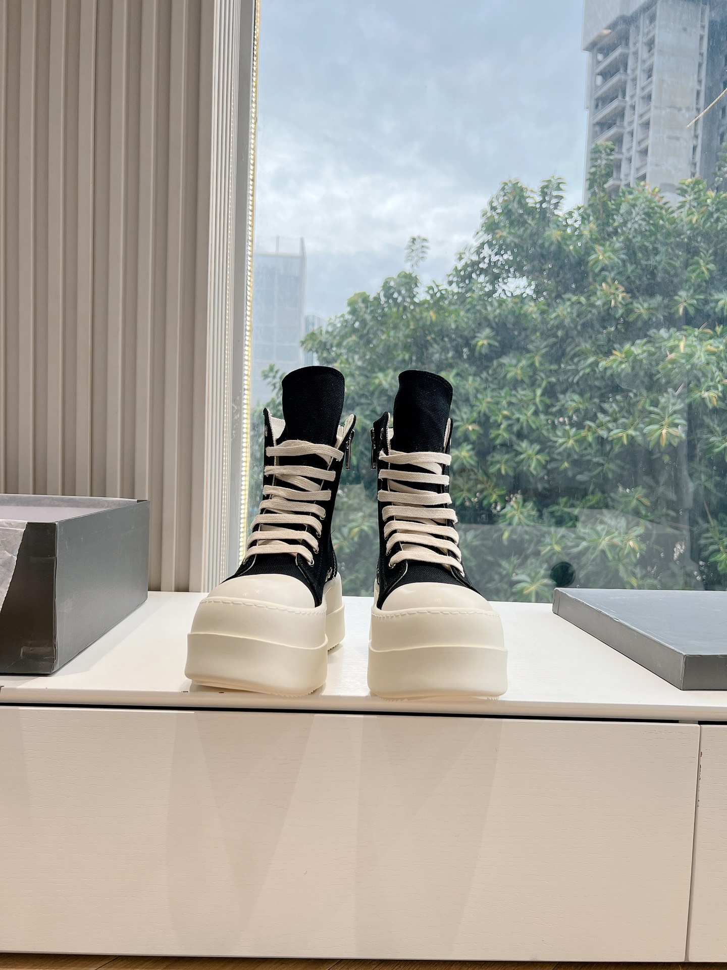 NO:484928,G0135 Purchase Level RICK OWENS 25 Autumn and Winter Couple Series EDFU Full Grain Calfskin Retro Sneakers High Top Casual Shoes Slides, Slides, Original Canvas, Inner Sheepskin Size 35~43 Women's Size (40-43 Customized No Return or Exchange) Men's Size 38-47 (38.45-47 Customized No Return or Exchange), Casual Shoes/Sneakers, Sneakers, Cowhide, Sheepskin19860909G0135代购级别RICK OWENS 瑞克 欧文斯25秋冬情侣系列EDFU全粒面小牛皮复古运动鞋高帮休闲鞋细带 面料原版帆布 内里羊皮 尺码35~43女码（40-43定制不退不换） 男码38-47（38.45-47定制不退不换）,休闲鞋/运动鞋,sneakers,cowhide,sheepskin,Women's Shoes