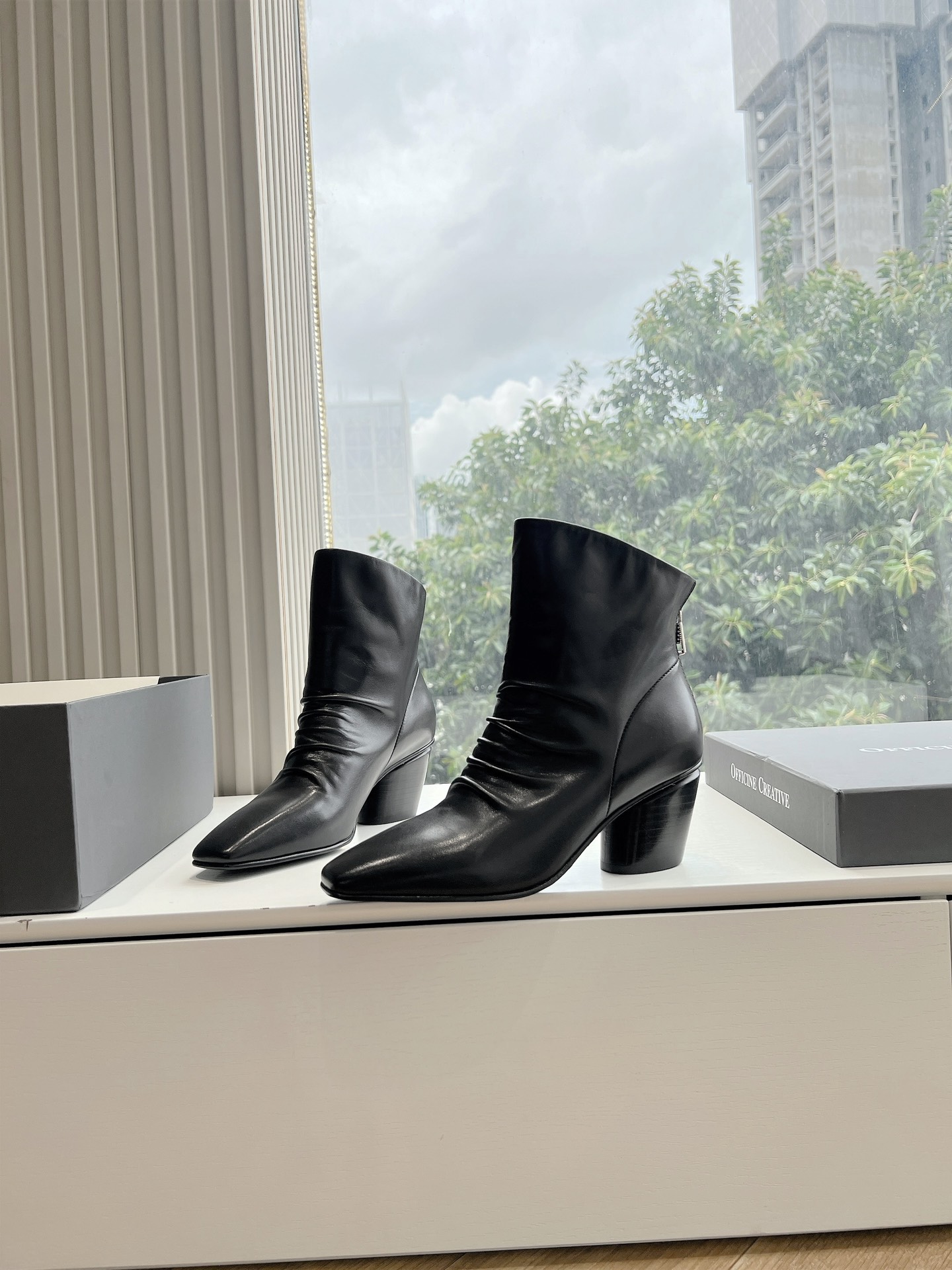 Italian Handcrafted Officine Creative Shoes: Artisanal Excellence in Footwear Industry - 图片 2
