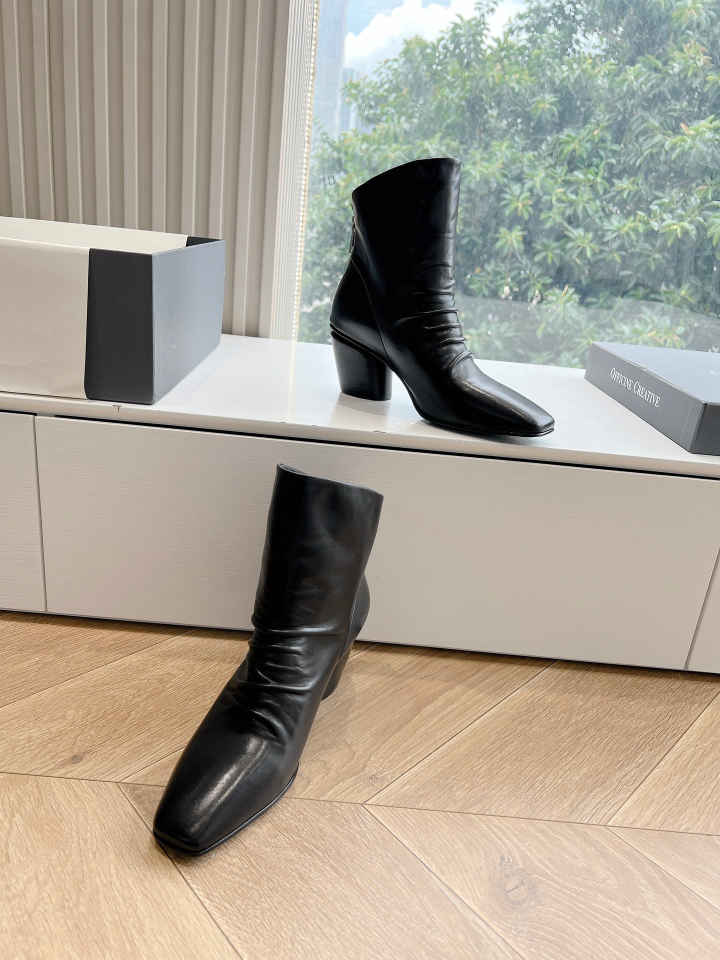 Italian Handcrafted Officine Creative Shoes: Artisanal Excellence in Footwear Industry - 图片 4