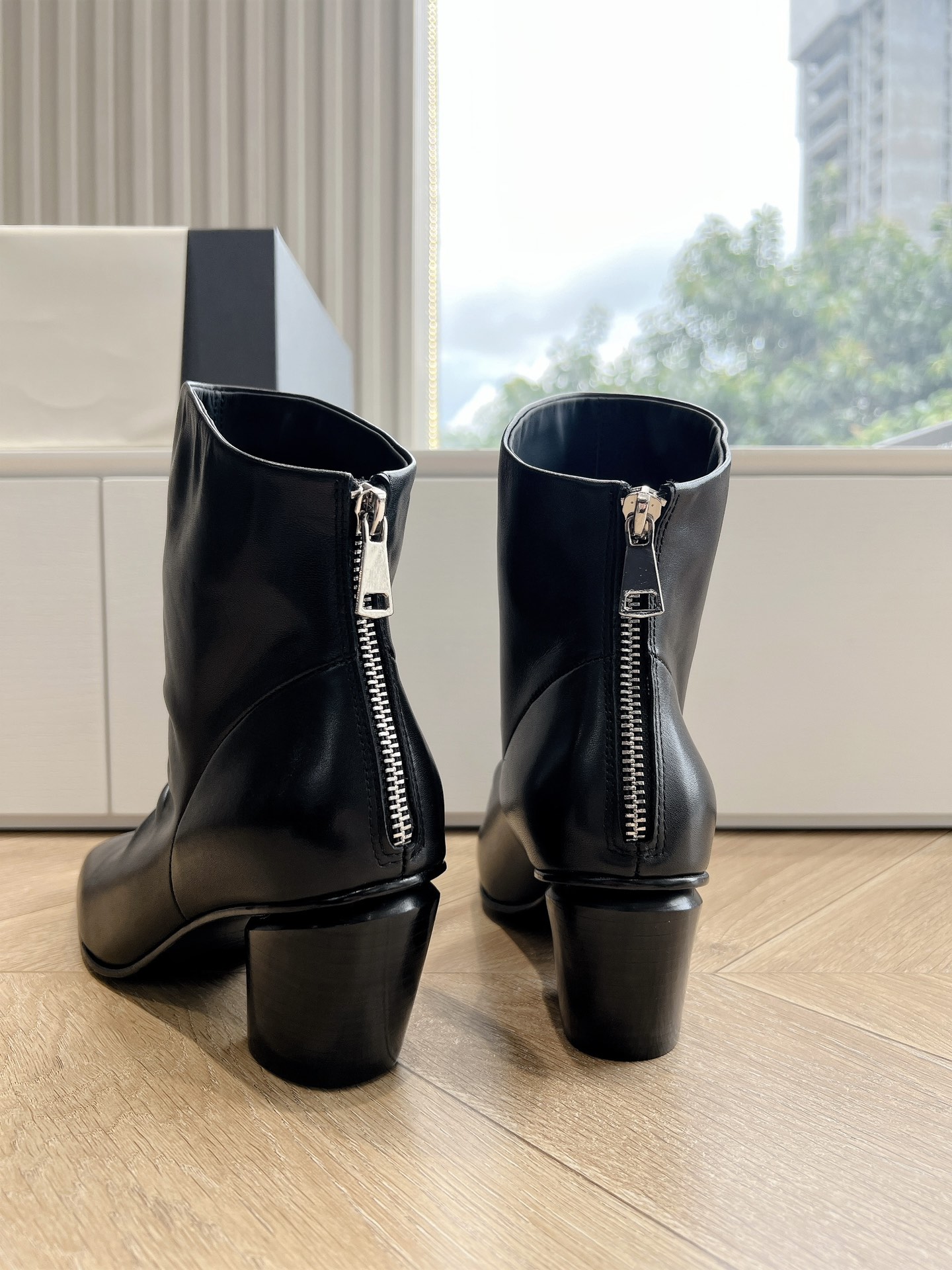 Italian Handcrafted Officine Creative Shoes: Artisanal Excellence in Footwear Industry - 图片 7