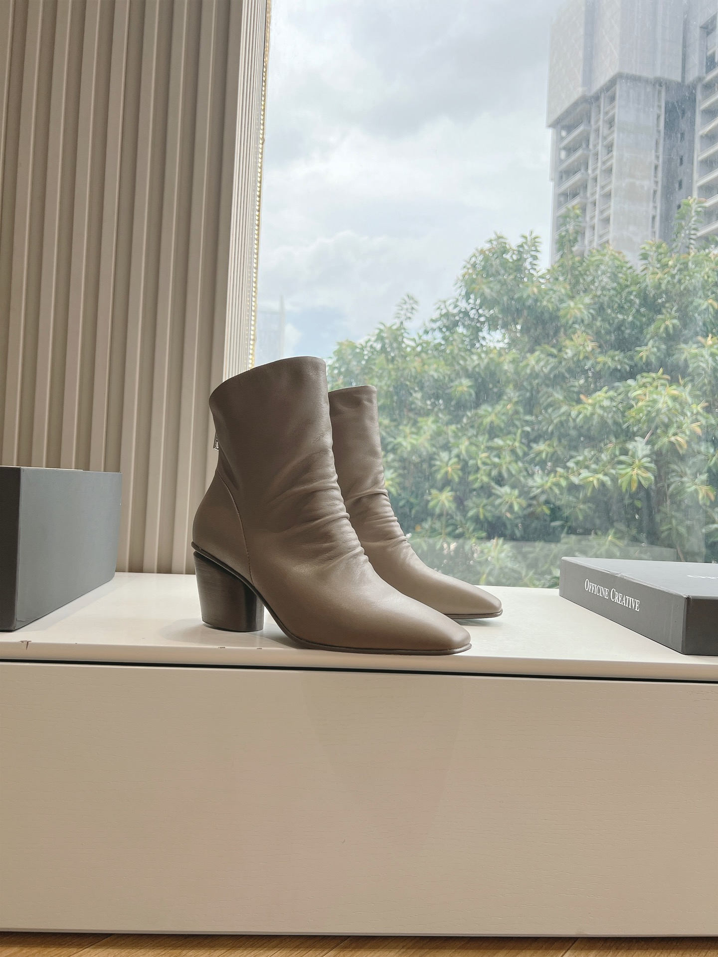 Italian Handcrafted Officine Creative Shoes: Artisanal Excellence with Water Washing and Hyena Process - 图片 3