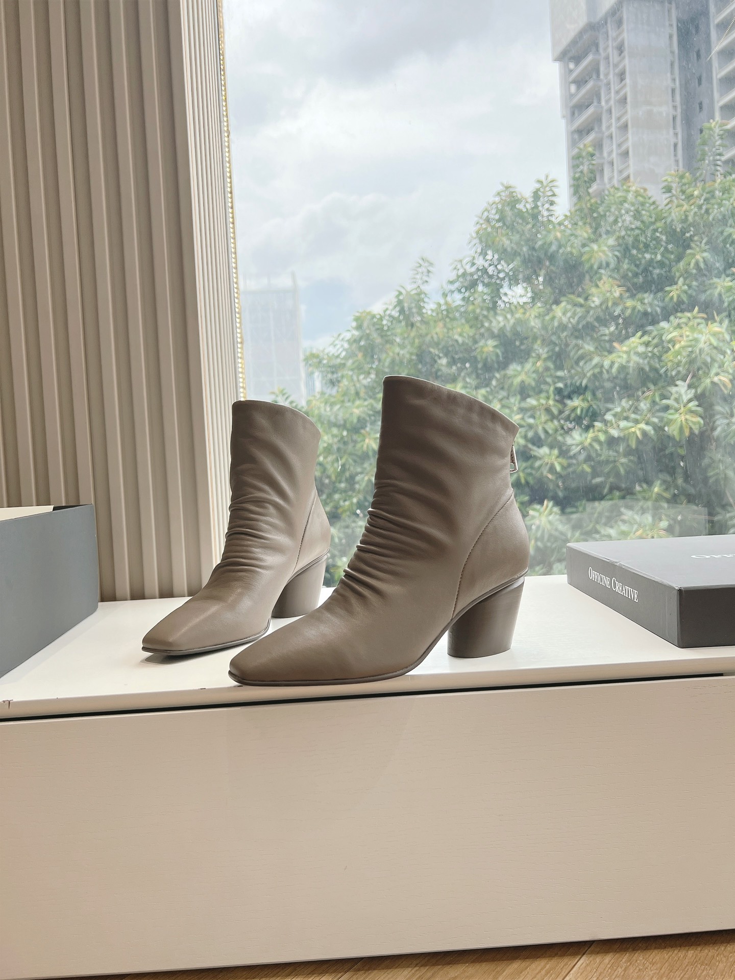 Italian Handcrafted Officine Creative Shoes: Artisanal Excellence with Water Washing and Hyena Process - 图片 2