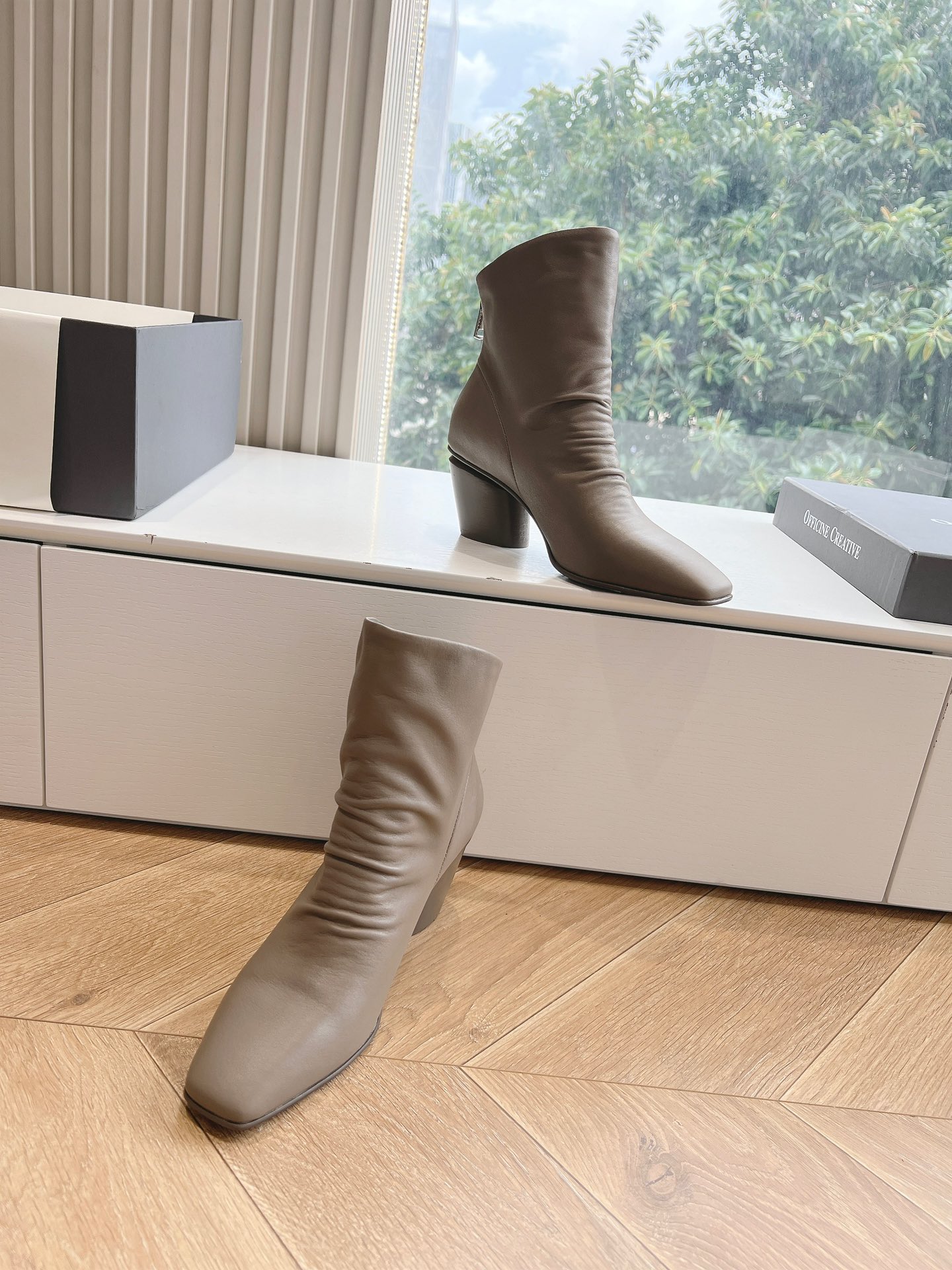 Italian Handcrafted Officine Creative Shoes: Artisanal Excellence with Water Washing and Hyena Process - 图片 4