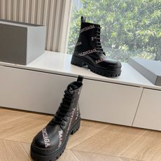 顶级版本G0193𝐁𝐚𝐥𝐞𝐧𝐜𝐢𝐚𝐠𝐚 𝐧𝐞𝐰 巴黎世家|全新秋冬情侣高帮 破洞做旧复古风格,以崭新视角演绎“中古风 顶级版本G0193𝐁𝐚𝐥𝐞𝐧𝐜𝐢𝐚𝐠𝐚 𝐧𝐞𝐰 巴黎世家|全新秋冬情侣高帮 破洞做旧复古风格,以崭新视角演绎“中古风