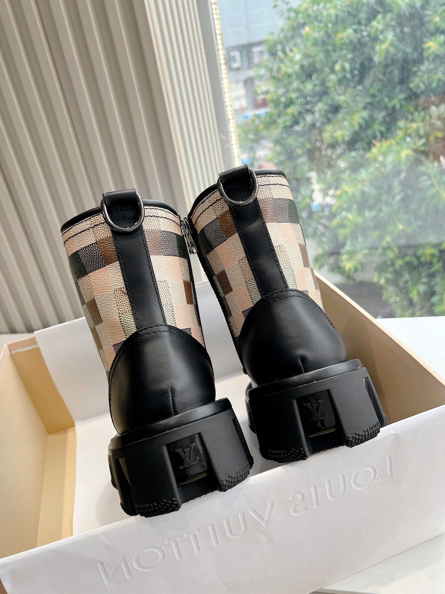 G199高版LV路易威登L家 驴牌 24ss 秋冬CHECKER系列 厚底 短靴 马丁靴 及踝 情侣款靴 7