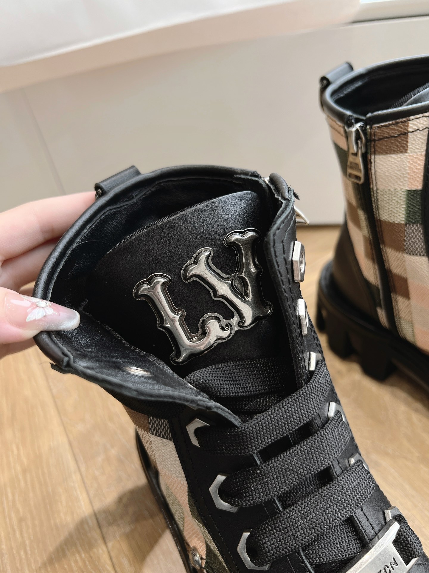 G199高版LV路易威登L家 驴牌 24ss 秋冬CHECKER系列 厚底 短靴 马丁靴 及踝 情侣款靴 9