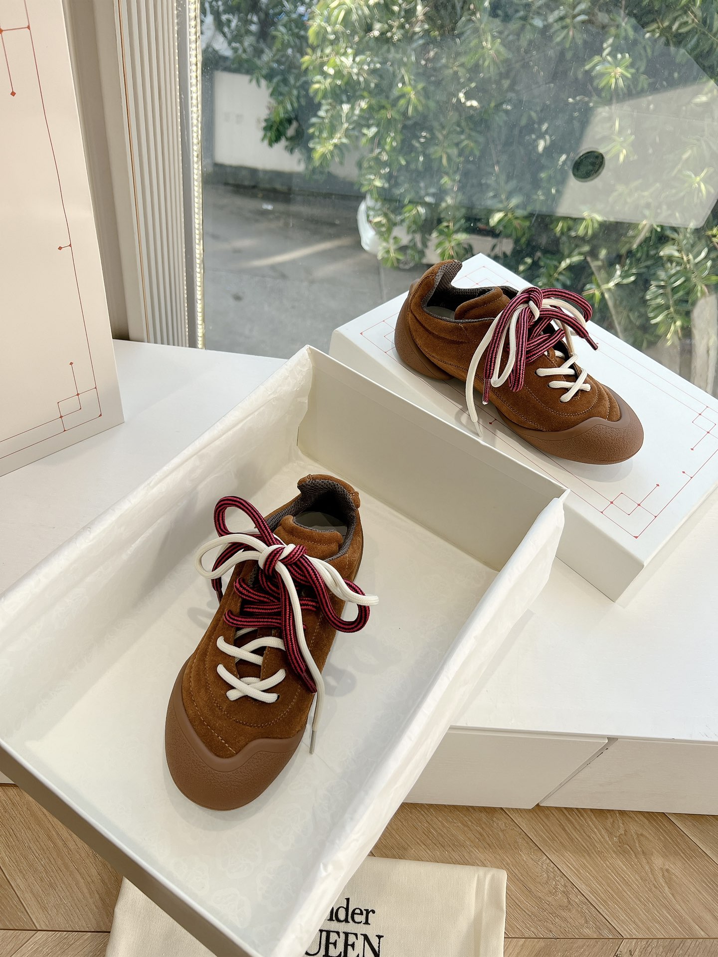 [McQueen Women