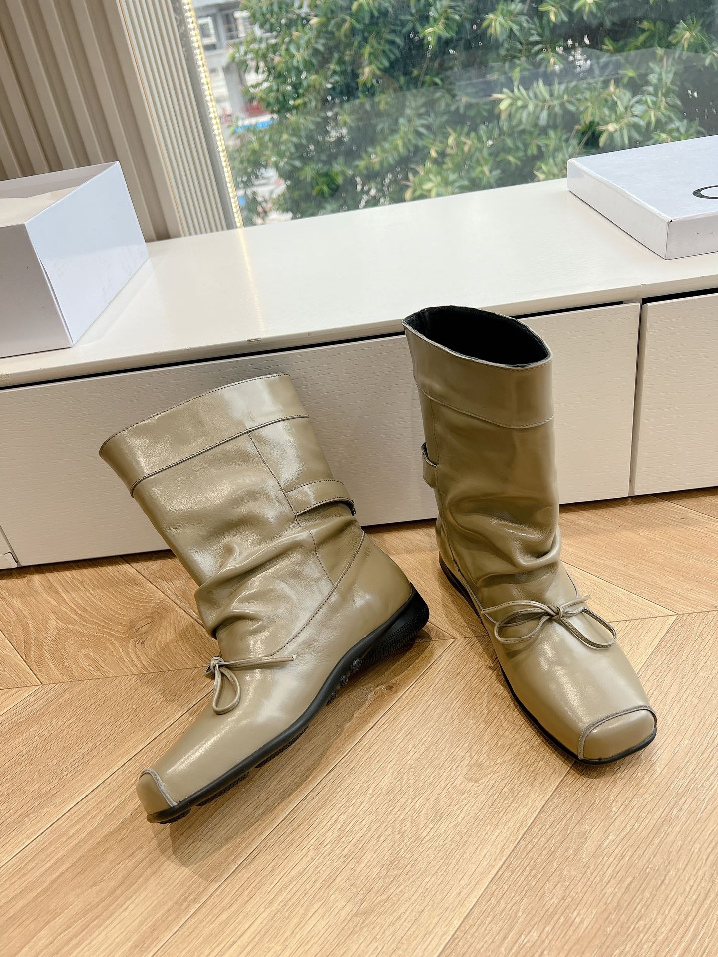 Stylish Short Boots with Pig Nose Design: Buy-for-Speech Butterfly Shoes Review - 图片 5