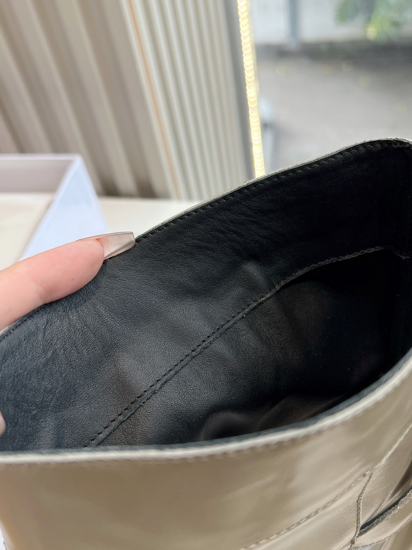 Stylish Short Boots with Pig Nose Design: Buy-for-Speech Butterfly Shoes Review - 图片 9
