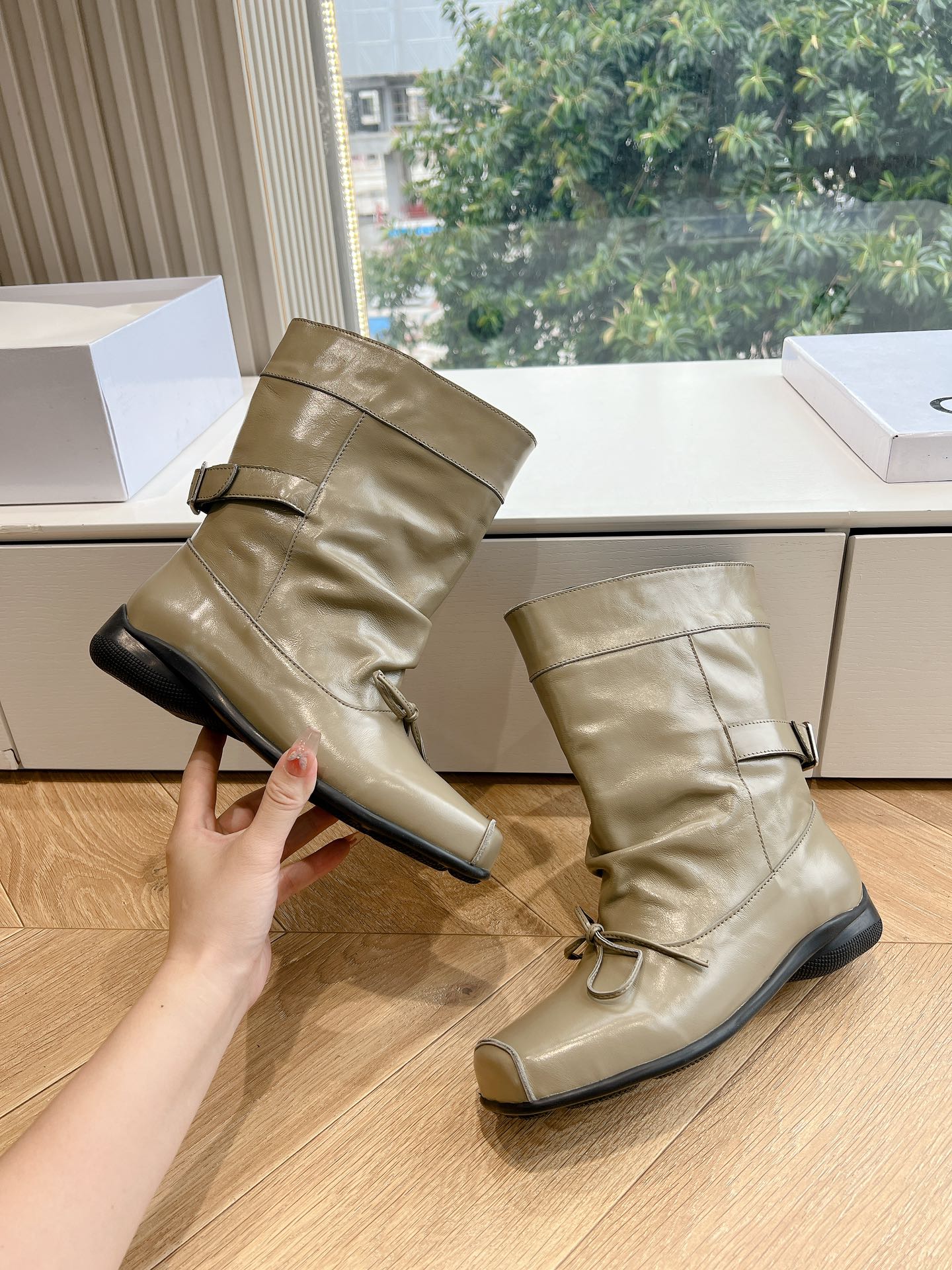 Stylish Short Boots with Pig Nose Design: Buy-for-Speech Butterfly Shoes Review - 图片 6