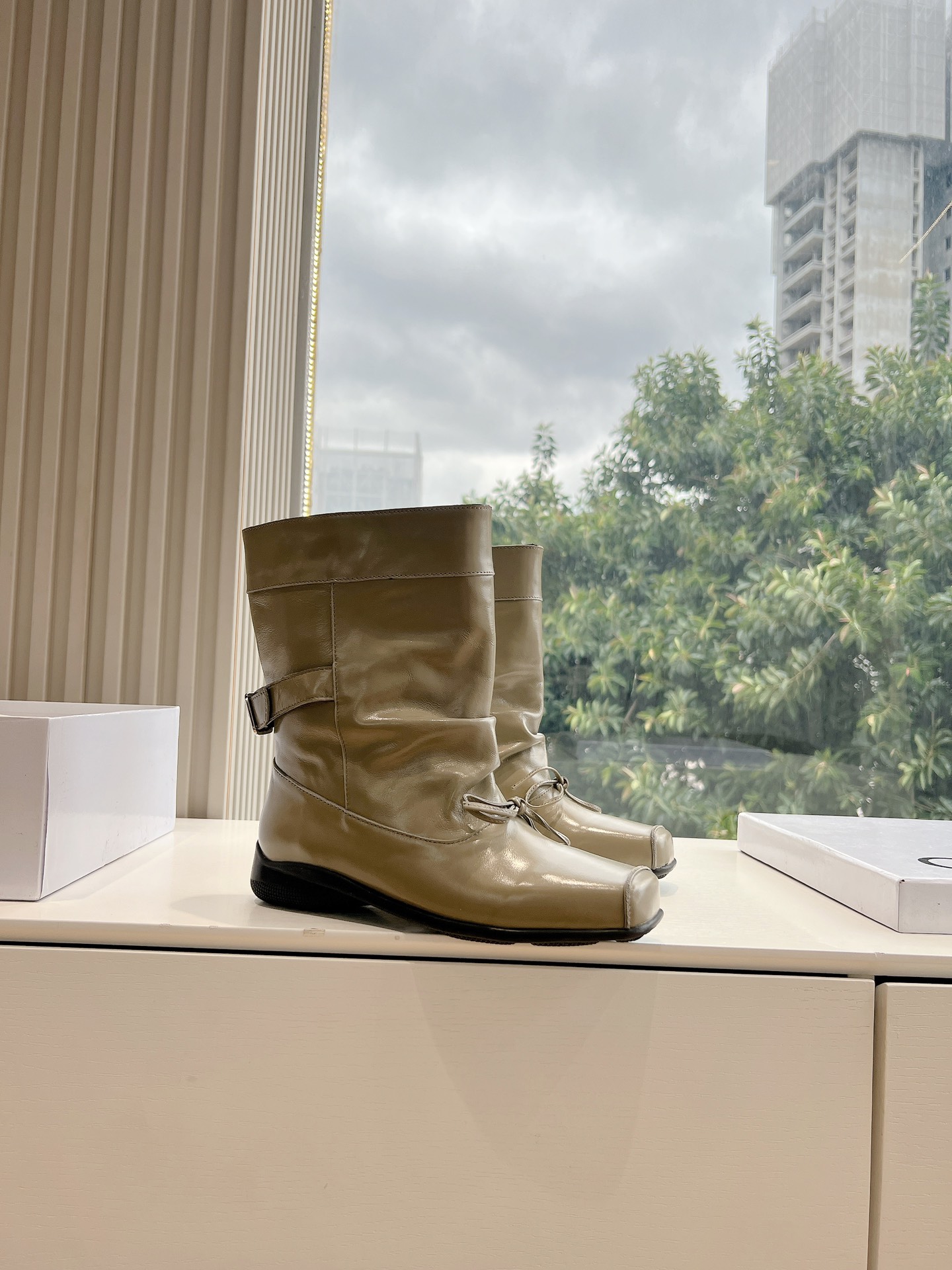Stylish Short Boots with Pig Nose Design: Buy-for-Speech Butterfly Shoes Review - 图片 3