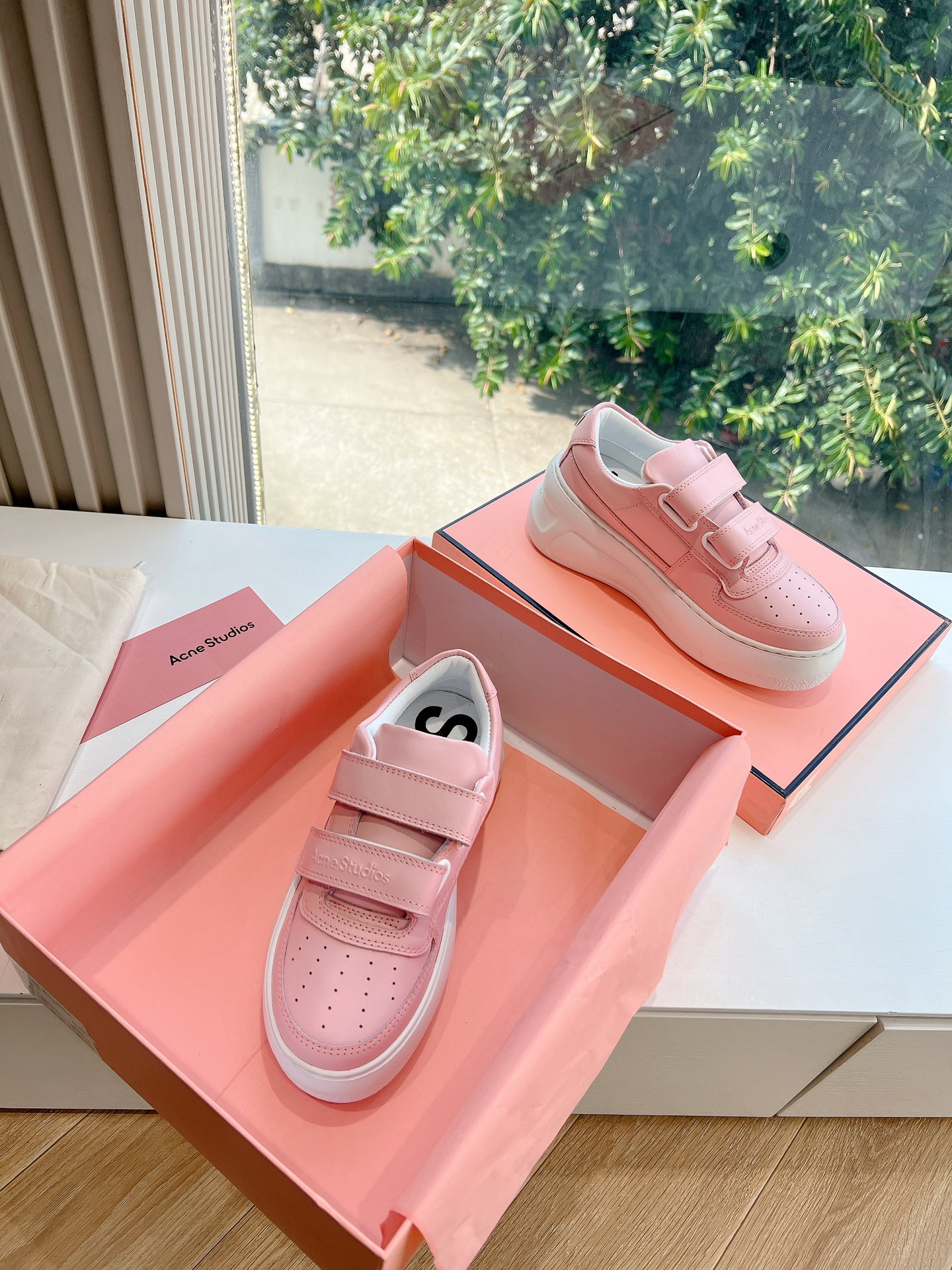 High-Quality Acne Studios Cattle Skin Shoes with Original Network Sole - 图片 2
