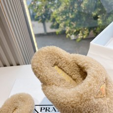 G036所见即所得代购级别市面最高版本 PRADA 普拉达秋冬新款△三角标一脚蹬羊毛鞋,厚底靴 雪地靴 双色擦色牛绒真羊 G036所见即所得代购级别市面最高版本 PRADA 普拉达秋冬新款△三角标一脚蹬羊毛鞋,厚底靴 雪地靴 双色擦色牛绒真羊