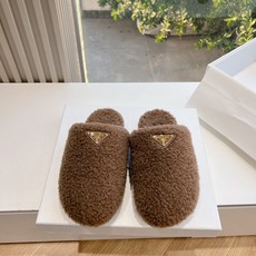 G036所见即所得代购级别市面最高版本 PRADA 普拉达秋冬新款△三角标一脚蹬羊毛鞋,厚底靴 雪地靴 双色擦色牛绒真羊 G036所见即所得代购级别市面最高版本 PRADA 普拉达秋冬新款△三角标一脚蹬羊毛鞋,厚底靴 雪地靴 双色擦色牛绒真羊