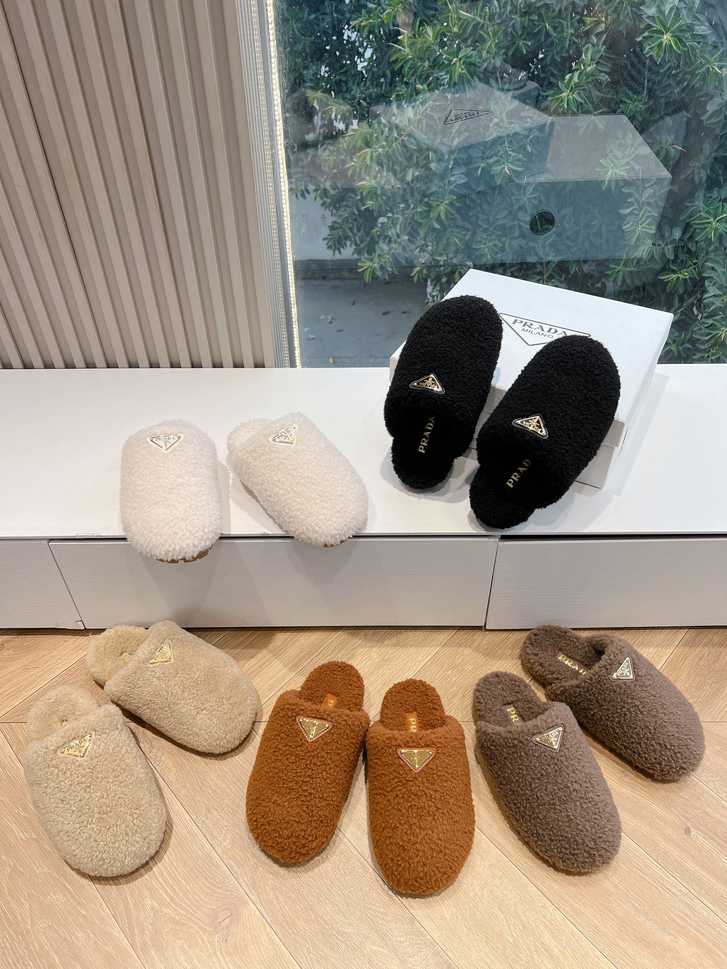G036所见即所得代购级别市面最高版本 PRADA 普拉达秋冬新款△三角标一脚蹬羊毛鞋