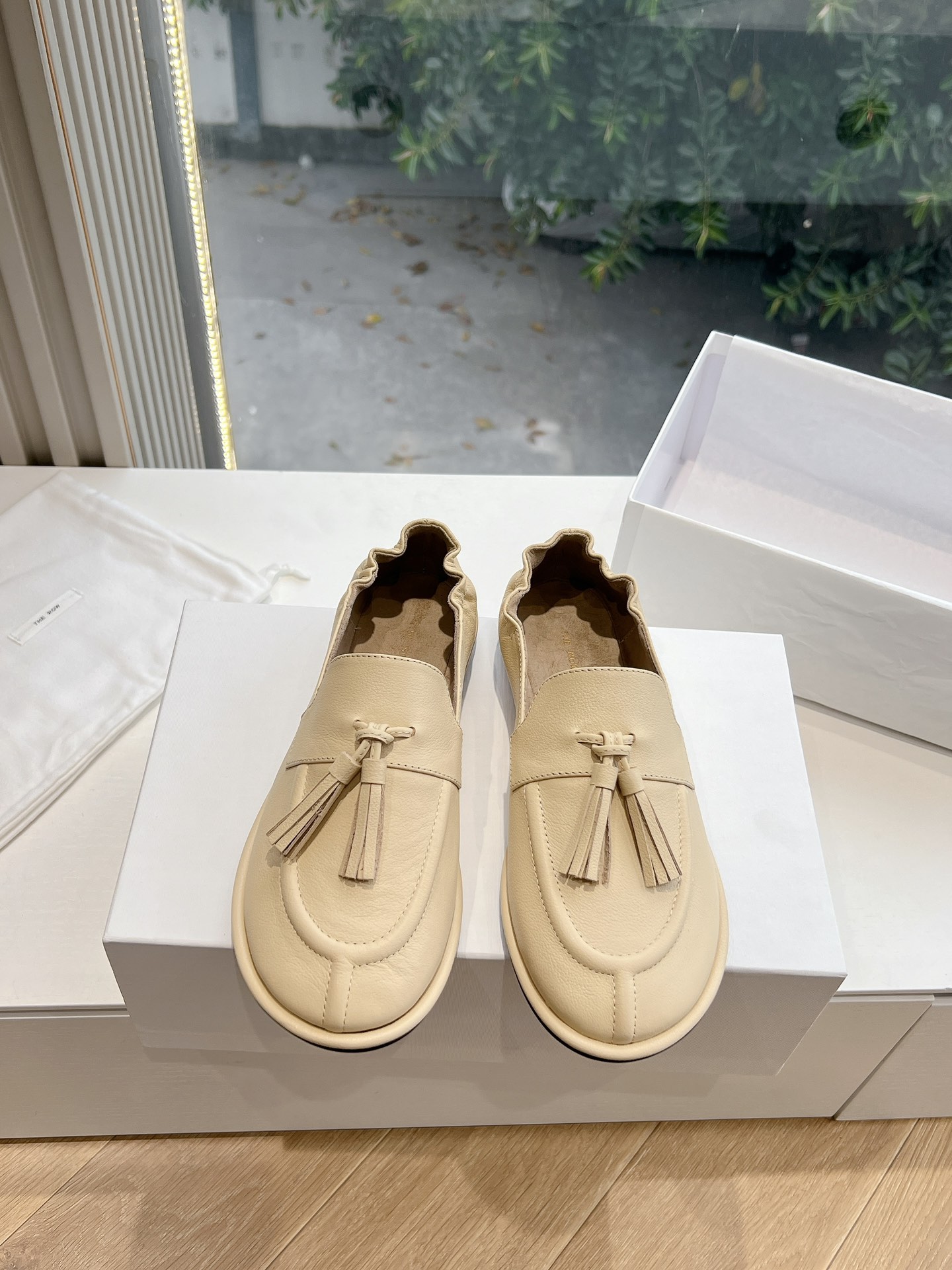 🌾G083代购级别莞厂供应the ro*真皮法式复古方头极简百搭平底乐福鞋这款短靴脚真的是史上我穿过最最