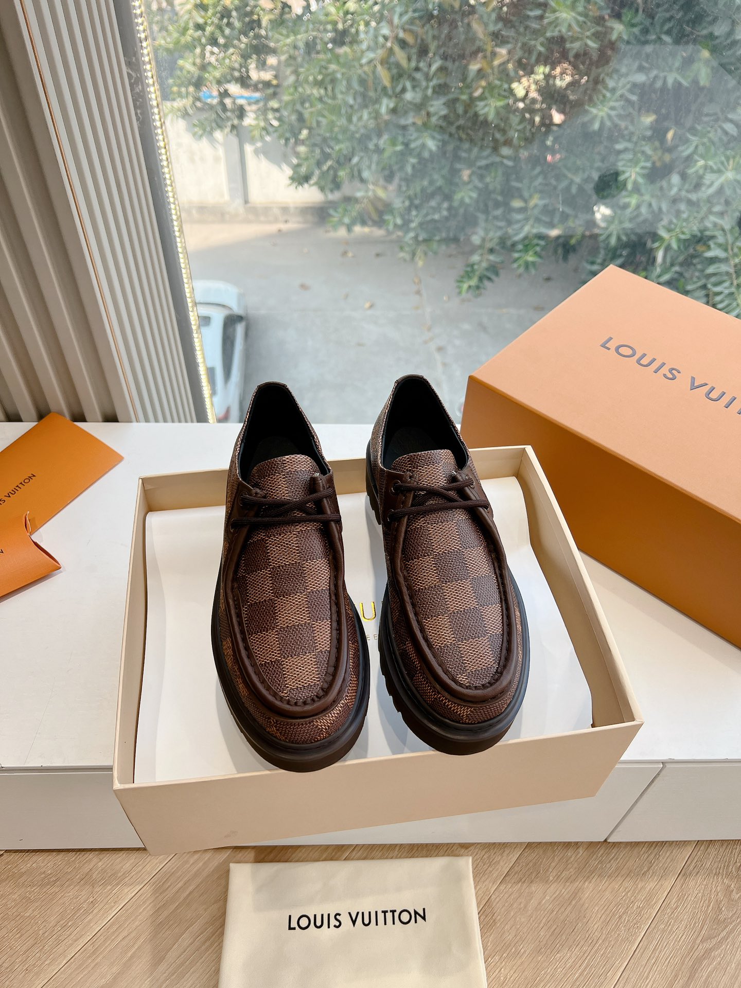 NO:440534,WYSIWYG G199 Top Version Louis Vuitto LV Donkey Brand L Carrefour Archlight Classic Skate Sports and Casual Thick Sole Shoes Your LV outfits today Share Louis Vuitton Presbyterian Thick Sole Shoes Original Purchase and Development Made Original Purchase and Development Made This LV Archlight Sports Shoes are from cowhide leather cut into a fun configuration. Double laces are embellished with Louis Vuitton logo beads. The wide tongue and wavy outsole establish recognition, both are decorated with LV Circle logo Fabric: original imported original material inner lining original custom inner sole original mold opening genuine  Size: Women's 35-45 (39.40 Order Notes for Men and Women, 45 Customized No Return or Exchange), Loafers, louis vuitton, louis vuitton, louis vuitton, louis vuitton, louis vuitton, louis vuitton, loafers, sneakers, cowhide19860909所见即所得G199顶级版本Louis Vuitto路易斯威登LV驴牌L家乐福鞋Archlight经典Skate运动休闲厚底鞋 你的LV穿搭今日分享 Louis Vuitton 老花厚底乐福鞋 原版购入开发 做货 原版购入开发 做货 本款 LV Archlight 运动鞋出自 以牛皮革裁成妙趣构型.双鞋带点缀路易威登标识串珠.宽大鞋舌和波浪形外底树立辨识度,二者均饰有 LV Circle 标识 面料:原版进口原版材质 内里原版定制内里 鞋底原版开模正版 Size:女款35-45(39.40下单备注男女,45定制不退不换),乐福鞋,louis vuitton,louis vuitton,louis vuitton,louis vuitton,louis vuitton,loafers,sneakers,cowhide,Women's Shoes