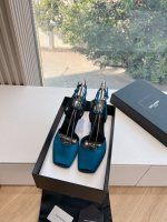 G288 top quality Saint Laurent / Saint Laurent heels fish mouth sandals Lee metal diamond chain pointed toe high heels YSL sister's beautiful beauty high heels are also the same style of Saint Laurent Rose, the high heels are very well modified with feet shape, luxurious metal chains in recent years SLP is getting more and more understanding of women in high heels, and I am running towards the embarrassing design impression of the waterproof platform model ysl beautiful high heels upper: silk sole: leather outsole heel height: about 11cm Size: 35-42 (40-42 customization not Return or not exchange) 1 G288 top quality Saint Laurent / Saint Laurent heels fish mouth sandals Lee metal diamond chain pointed toe high heels YSL sister’s beautiful beauty high heels are also the same style of Saint Laurent Rose, the high heels are very well modified with feet shape, luxurious metal chains in recent years SLP is getting more and more understanding of women in high heels, and I am running towards the embarrassing design impression of the waterproof platform model ysl beautiful high heels upper: silk sole: leather outsole heel height: about 11cm Size: 35-42 (40-42 customization not Return or not exchange)