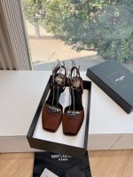 G288 top quality Saint Laurent / Saint Laurent heels fish mouth sandals Lee metal diamond chain pointed toe high heels YSL sister's beautiful beauty high heels are also the same style of Saint Laurent Rose, the high heels are very well modified with feet shape, luxurious metal chains in recent years SLP is getting more and more understanding of women in high heels, and I am running towards the embarrassing design impression of the waterproof platform model ysl beautiful high heels upper: silk sole: leather outsole heel height: about 11cm Size: 35-42 (40-42 customization not Return or not exchange) 1 G288 top quality Saint Laurent / Saint Laurent heels fish mouth sandals Lee metal diamond chain pointed toe high heels YSL sister’s beautiful beauty high heels are also the same style of Saint Laurent Rose, the high heels are very well modified with feet shape, luxurious metal chains in recent years SLP is getting more and more understanding of women in high heels, and I am running towards the embarrassing design impression of the waterproof platform model ysl beautiful high heels upper: silk sole: leather outsole heel height: about 11cm Size: 35-42 (40-42 customization not Return or not exchange)