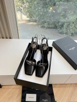 G288 top quality Saint Laurent / Saint Laurent slim heels fish mouth sandals Lee metal diamond chain pointed toe high heels YSL sister's beautiful beauty high heels are also the same style of Saint Laurent Rose, which is very good for modifying the foot shape, luxurious metal chain In the past few years, SLP is getting more and more understanding of women in high heels. She has turned to the embarrassing design impression of the waterproof platform model. YSL beautiful high heels upper: open-edge bead sole: genuine leather outsole heel height: about 11cm Size: 35-42 (40 -42 Customized without return or replacement) 1 G288 top quality Saint Laurent / Saint Laurent slim heels fish mouth sandals Lee metal diamond chain pointed toe high heels YSL sister’s beautiful beauty high heels are also the same style of Saint Laurent Rose, which is very good for modifying the foot shape, luxurious metal chain In the past few years, SLP is getting more and more understanding of women in high heels. She has turned to the embarrassing design impression of the waterproof platform model. YSL beautiful high heels upper: open-edge bead sole: genuine leather outsole heel height: about 11cm Size: 35-42 (40 -42 Customized without return or replacement)