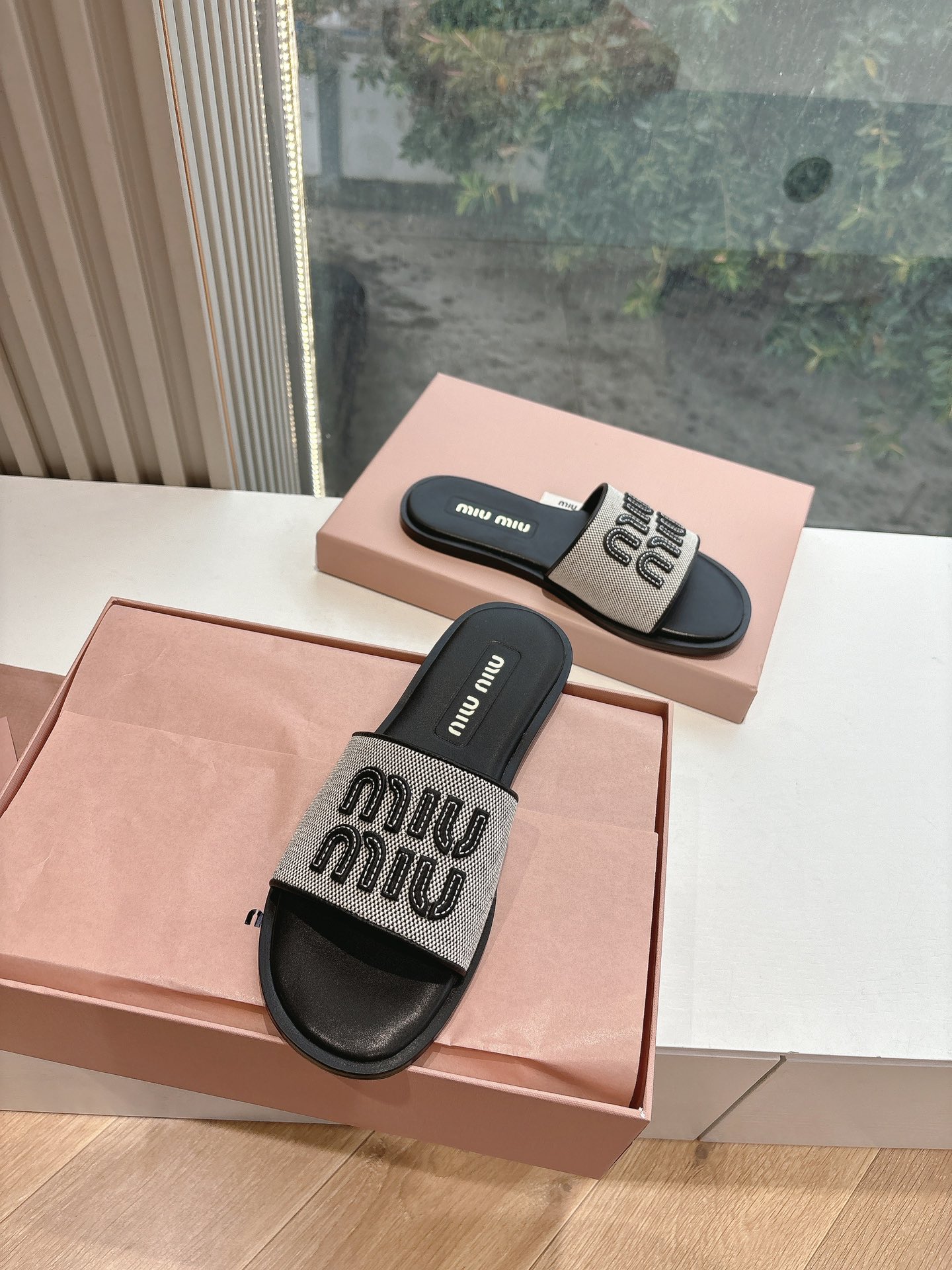 🌾所见即所得G042独家上新Miu Miu2015平底编织字母平底拖Zp开发 原版拆卸 对版缪缪字母秒杀