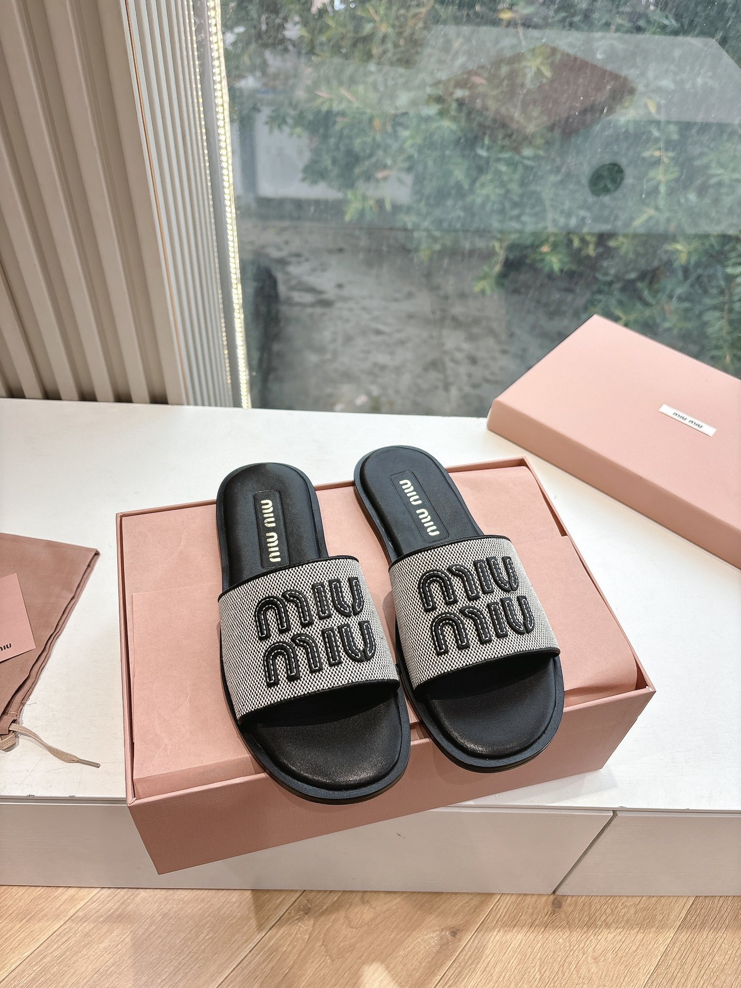 🌾所见即所得G042独家上新Miu Miu2015平底编织字母平底拖Zp开发 原版拆卸 对版缪缪字母秒杀