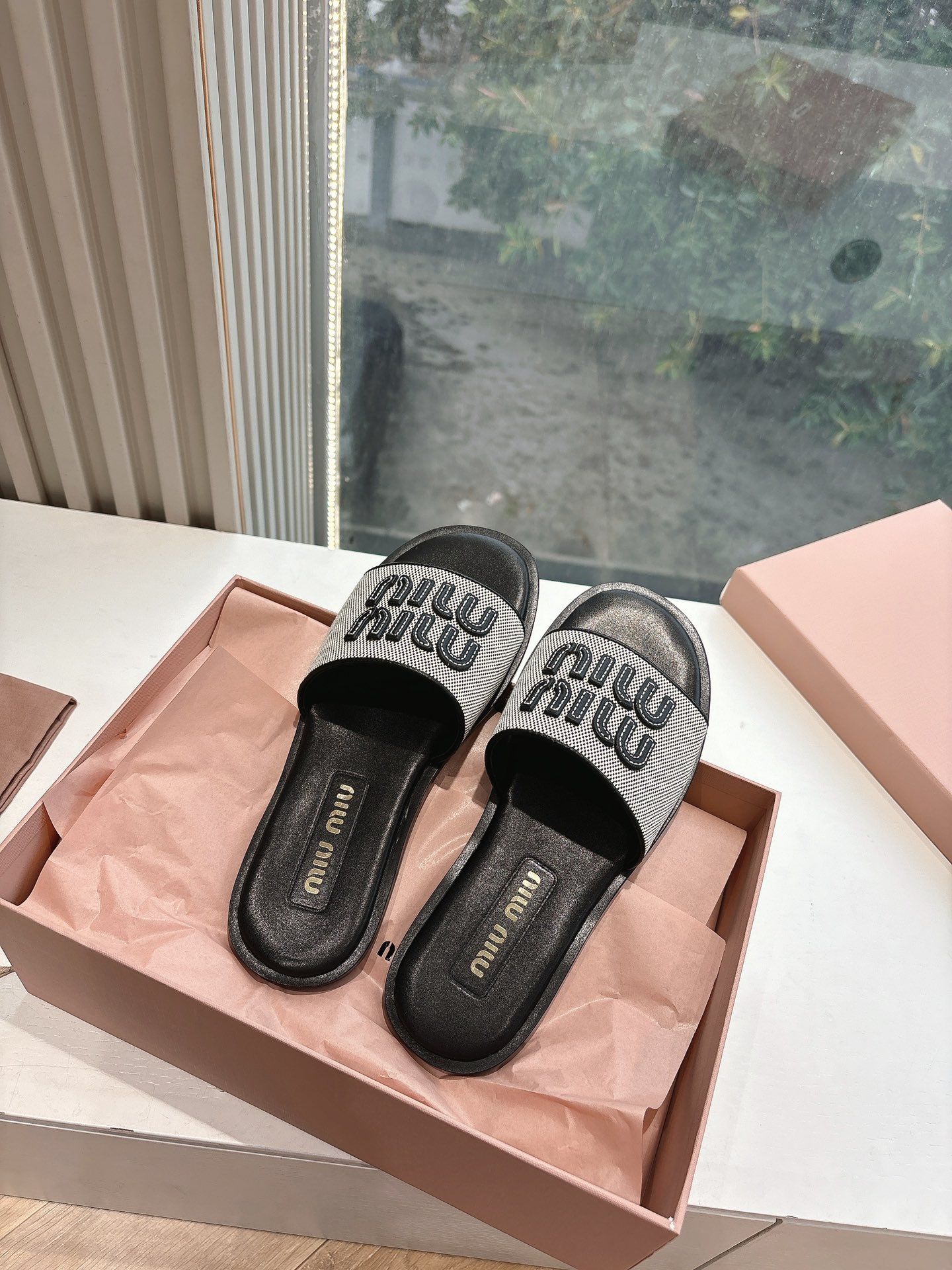 🌾所见即所得G042独家上新Miu Miu2015平底编织字母平底拖Zp开发 原版拆卸 对版缪缪字母秒杀