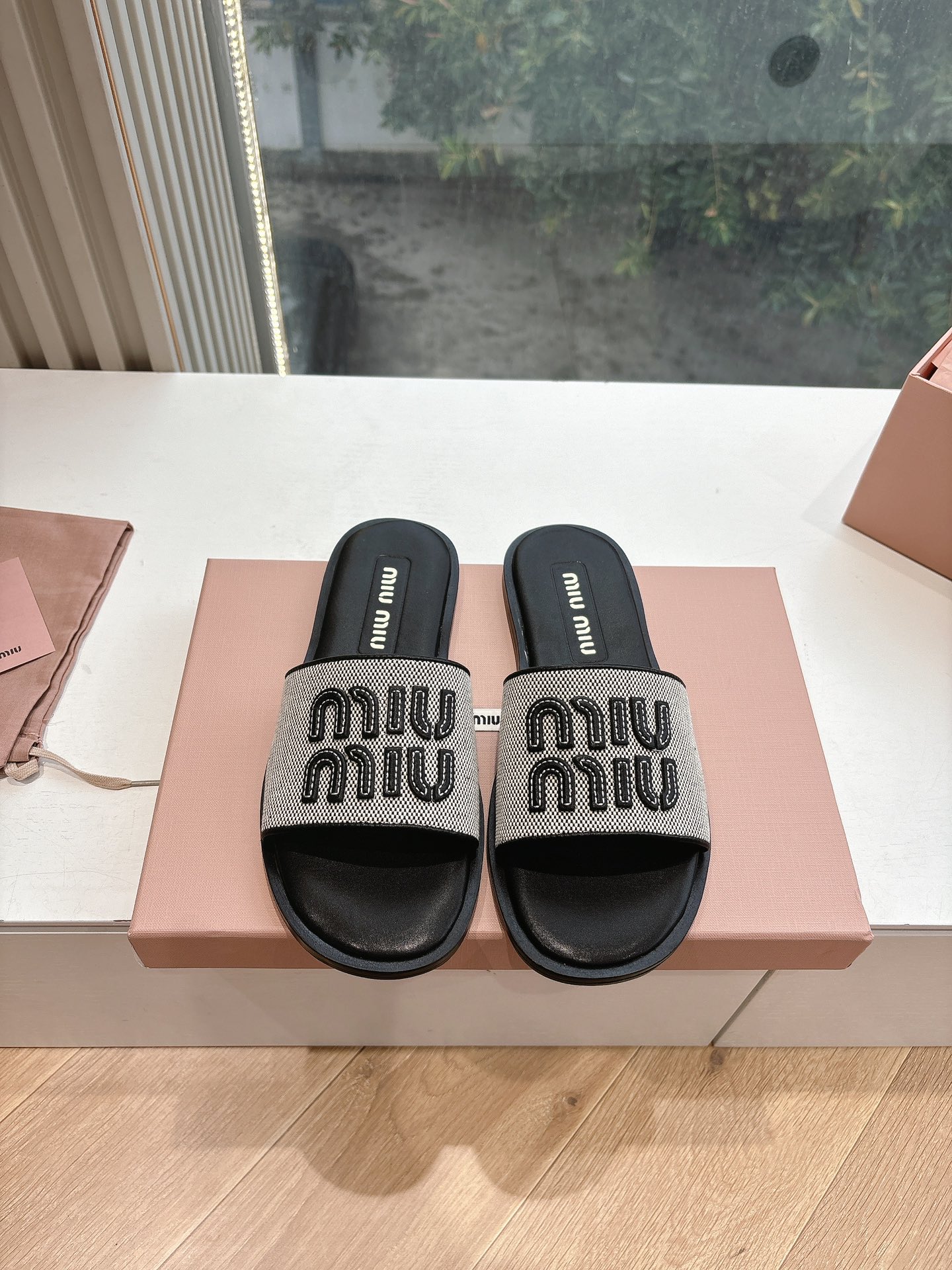 🌾所见即所得G042独家上新Miu Miu2015平底编织字母平底拖Zp开发 原版拆卸 对版缪缪字母秒杀