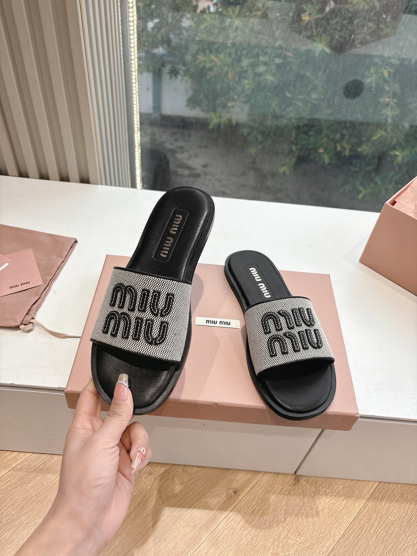🌾所见即所得G042独家上新Miu Miu2015平底编织字母平底拖Zp开发 原版拆卸 对版缪缪字母秒杀
