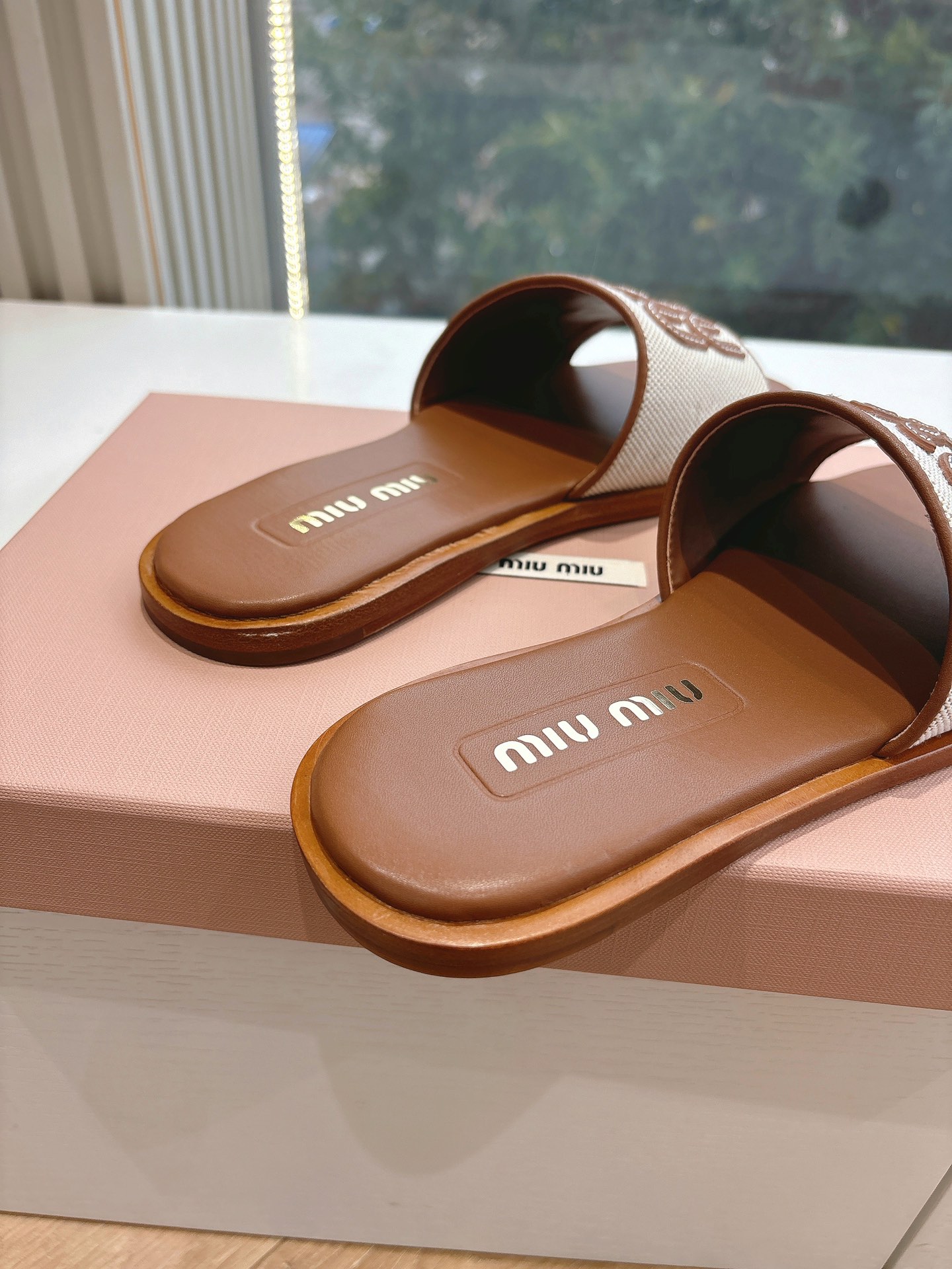 🌾所见即所得G042独家上新Miu Miu2015平底编织字母平底拖Zp开发 原版拆卸 对版缪缪字母秒杀