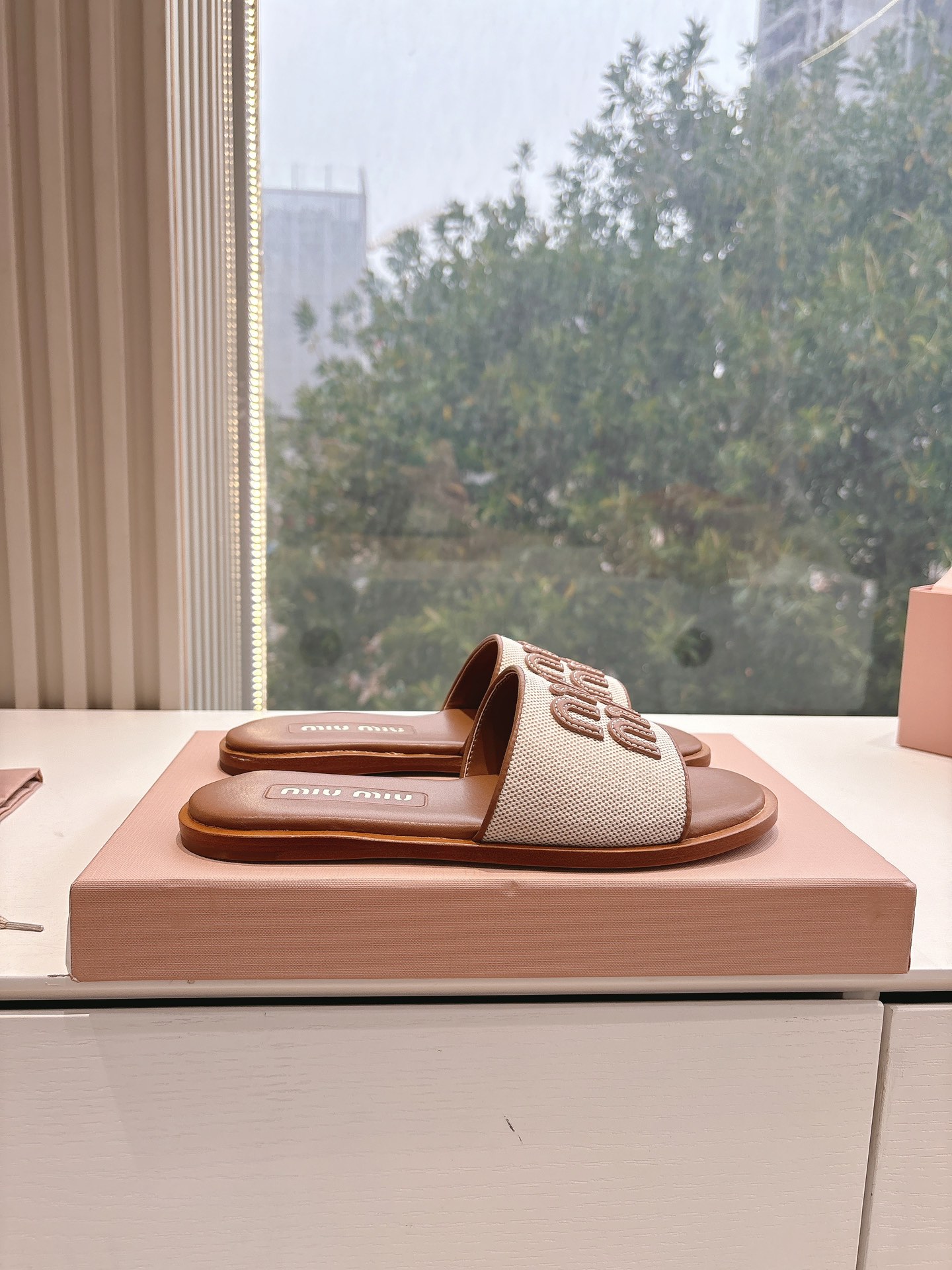 🌾所见即所得G042独家上新Miu Miu2015平底编织字母平底拖Zp开发 原版拆卸 对版缪缪字母秒杀