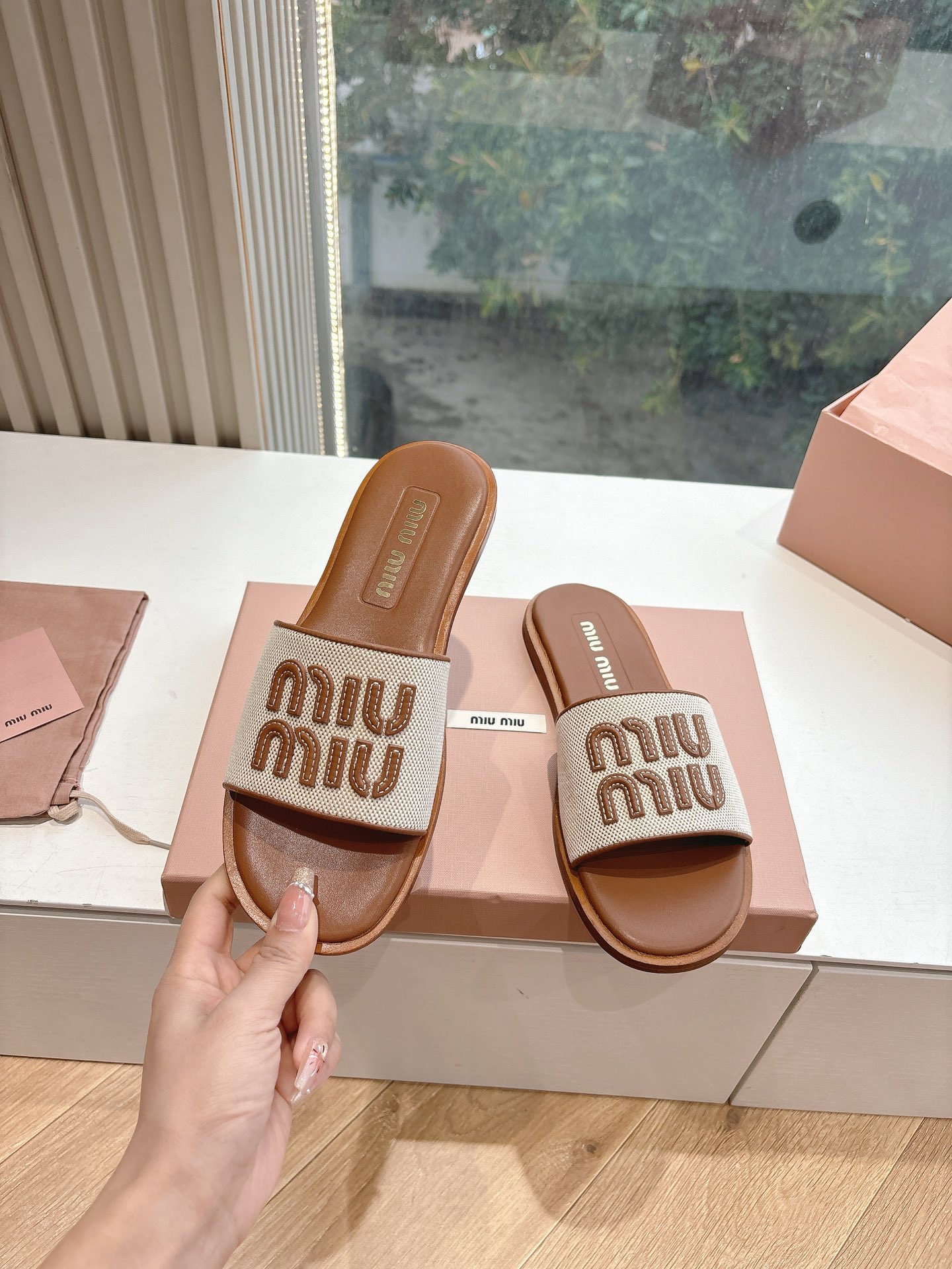 🌾所见即所得G042独家上新Miu Miu2015平底编织字母平底拖Zp开发 原版拆卸 对版缪缪字母秒杀