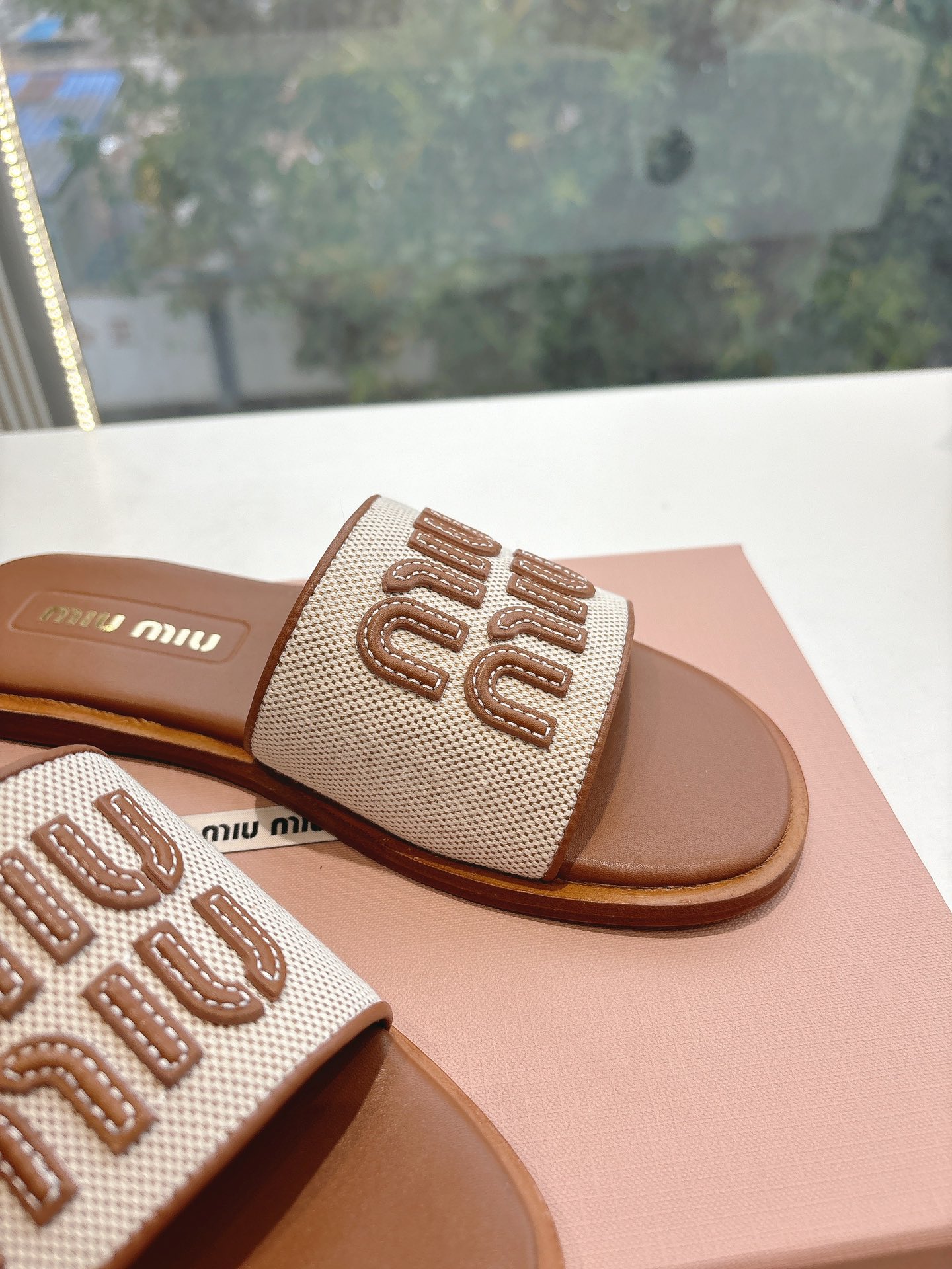 🌾所见即所得G042独家上新Miu Miu2015平底编织字母平底拖Zp开发 原版拆卸 对版缪缪字母秒杀