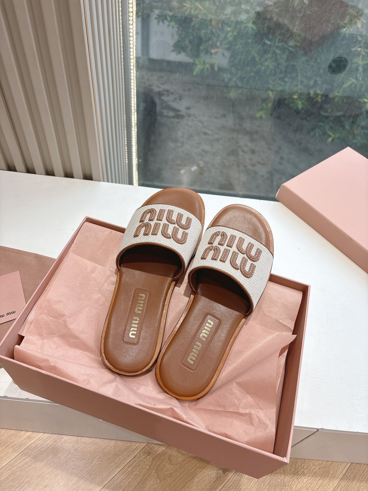 🌾所见即所得G042独家上新Miu Miu2015平底编织字母平底拖Zp开发 原版拆卸 对版缪缪字母秒杀