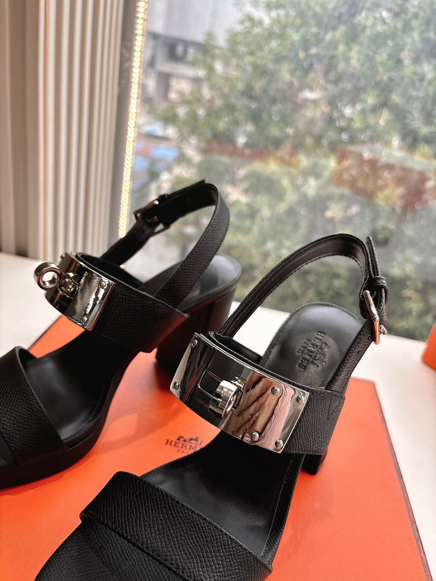 🌾所见即所得G038代购级别所见即所HERMES爱马仕| 2026 𝐬𝐬最新款大H厚底凉鞋经典款踩云脚感