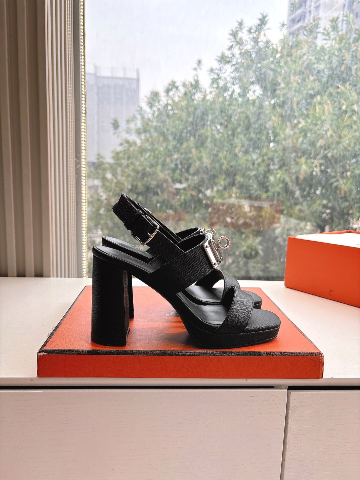 🌾所见即所得G038代购级别所见即所HERMES爱马仕| 2026 𝐬𝐬最新款大H厚底凉鞋经典款踩云脚感