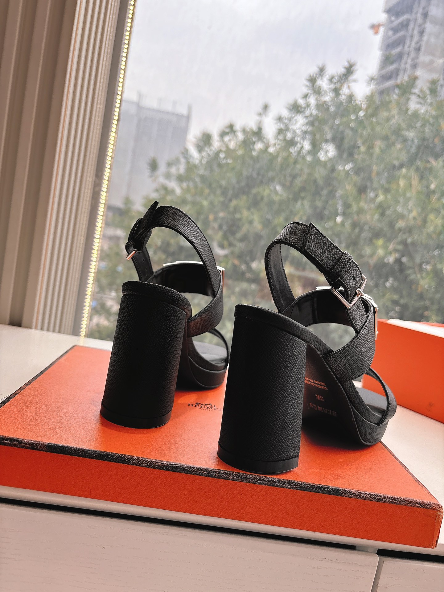 🌾所见即所得G038代购级别所见即所HERMES爱马仕| 2026 𝐬𝐬最新款大H厚底凉鞋经典款踩云脚感