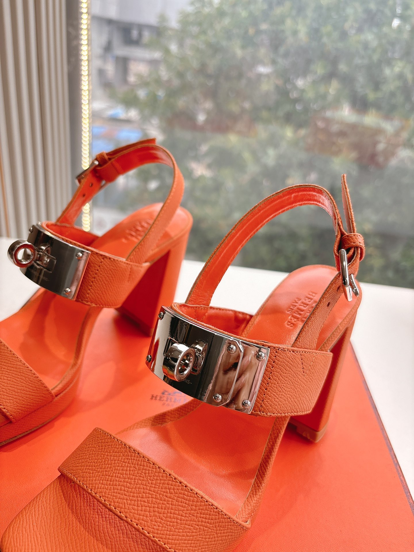 🌾所见即所得G038代购级别所见即所HERMES爱马仕| 2026 𝐬𝐬最新款大H厚底凉鞋经典款踩云脚感