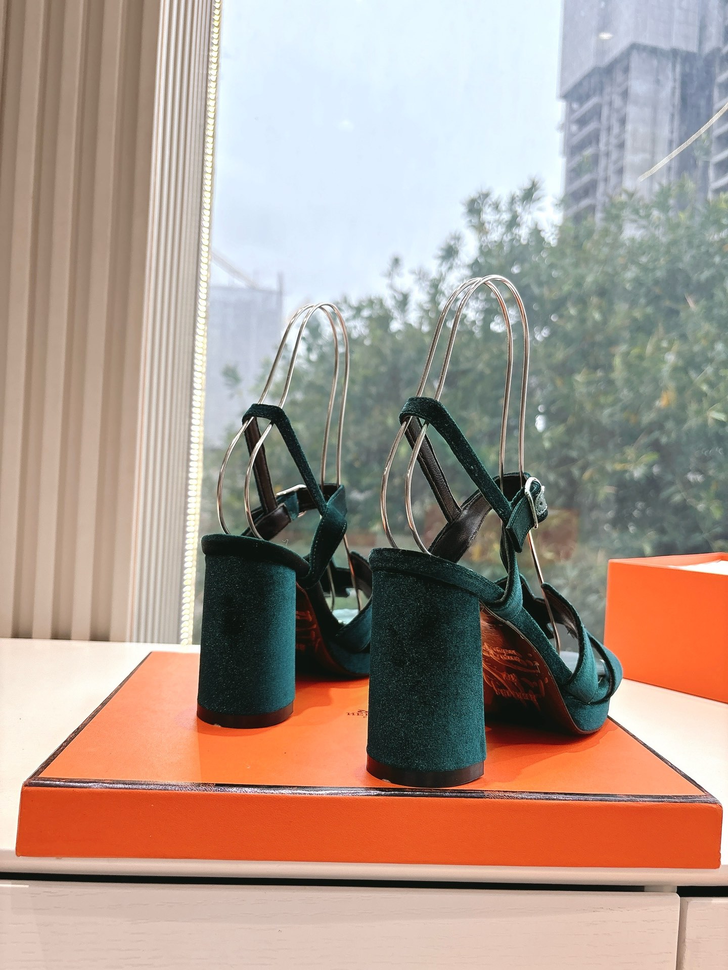 🌾所见即所得G038代购级别所见即所HERMES爱马仕| 2026 𝐬𝐬最新款大H厚底凉鞋经典款踩云脚感