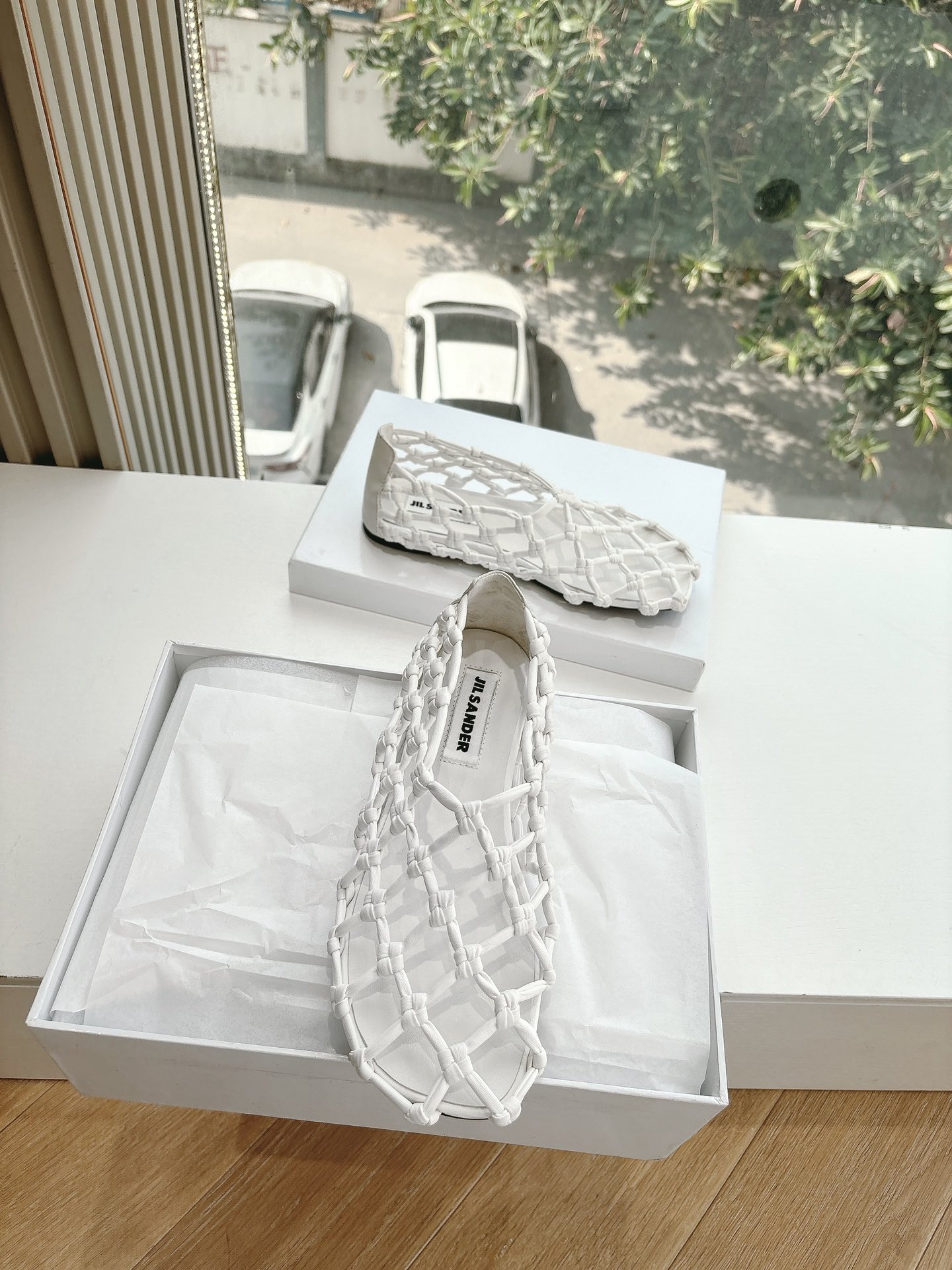 “Summer Vibe: Soft Cow Skin Shoes with Unique Design for Beach Lovers” - 图片 2