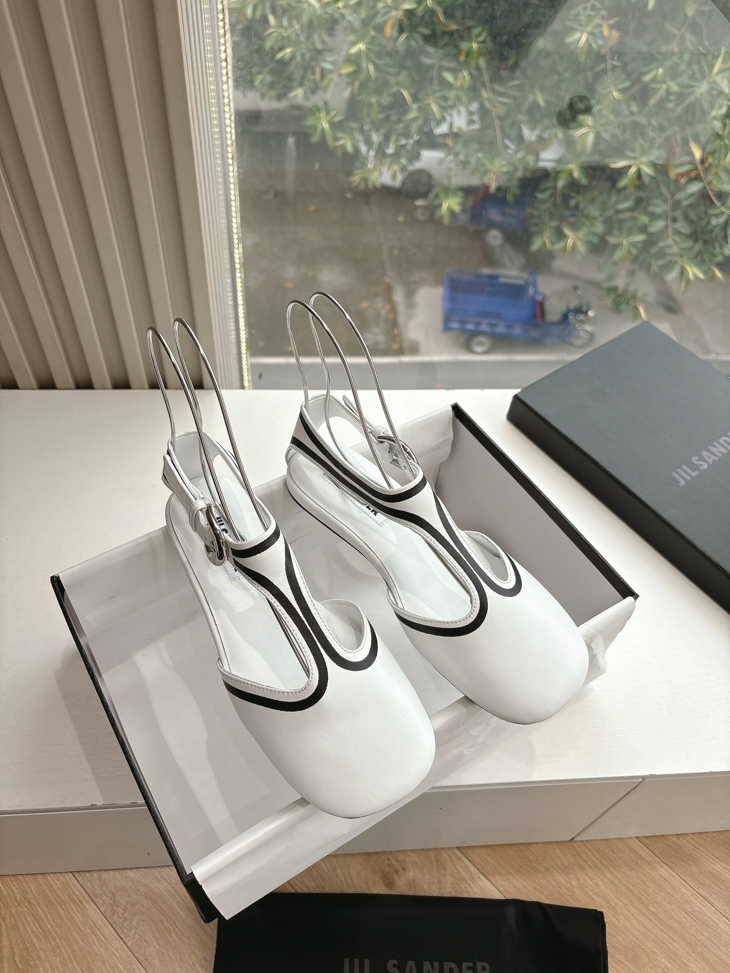 New Design Mary Jane Sole Shoe: G126 by GilSande – Summer Must-Have!