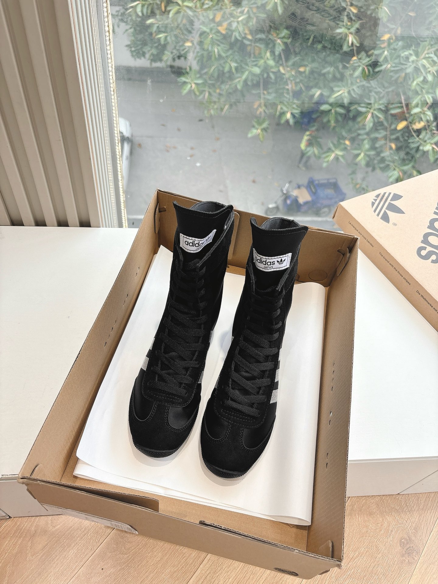 NO:406582,G741Adidas Jennie same style Taekwondo Taekwondo shoes, Clover, Boxing shoes, Retro, Casual, Sports shoes, Fashionable and versatile, Many internet celebrity fashion bloggers have to say that this design is too colored, basically you can become the focus without any matching of a pair of shoes. The classic three-bar paired with a retro small design is super durable. Fabric imported Niujing/original fabric original private model sole Size35-40 (40 custom made without return or exchange), casual shoes/sports shoes, adidas, sneakers19860909G741Adidas阿迪达斯 Jennie同款 Taekwondo 跆拳道鞋 三叶草 拳击鞋 复古 休闲 运动鞋 时尚百搭 超多网红时尚博主种草 不得不说这设计这颜色太出片了 基本不用任何搭配一双鞋就能成为的焦点 经典的三条杠搭配复古小设计超耐看 面料进口牛京/原版布料 鞋底原版私模大底 Size35-40（40订做不退换）,休闲鞋/运动鞋,adidas,sneakers,Women's Shoes