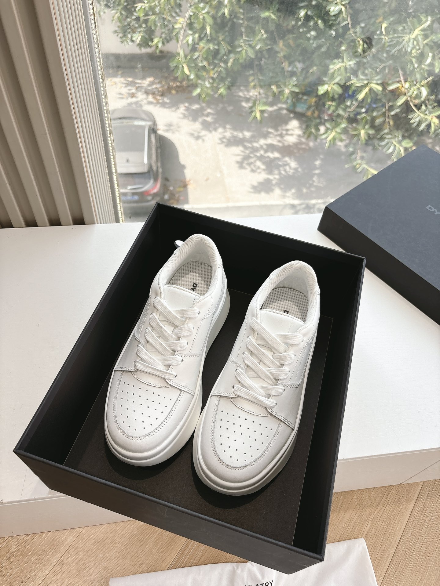 NO:406587,G789 WYSIWYG DYMONLATRY Spring and Summer New DYM 2025 New 'COMBAT Series' - Classic - Classic retro sports thick-soled sports and casual shoes. The shoe shape is smooth. The style is super comfortable on the feet. It increases height. It looks slim. It lengthens the legs. Exclusive top version ZP development One-to-one shoe material customization. Upper imported cowhide. Inner original inner lining. Sole original molded sole. Size 35-39 (40 customization, no return or replacement), casual shoes/sneakers, sneakers, cowhide19860909G789所见即所得DYMONLATRY春夏新款DYM 2025新款「COMBAT 系列」-经典 -经典复古运动厚底运动休闲鞋 鞋型线条流畅.版型超赞 上脚舒适.增高.显瘦.拉长腿部线条 独家顶级版 ZP开发 一比一鞋材定制 鞋面进口牛皮 内里原版内里 鞋底原版开模鞋底 尺码35-39 (40定制不退不换),休闲鞋/运动鞋,sneakers,cowhide,Women's Shoes