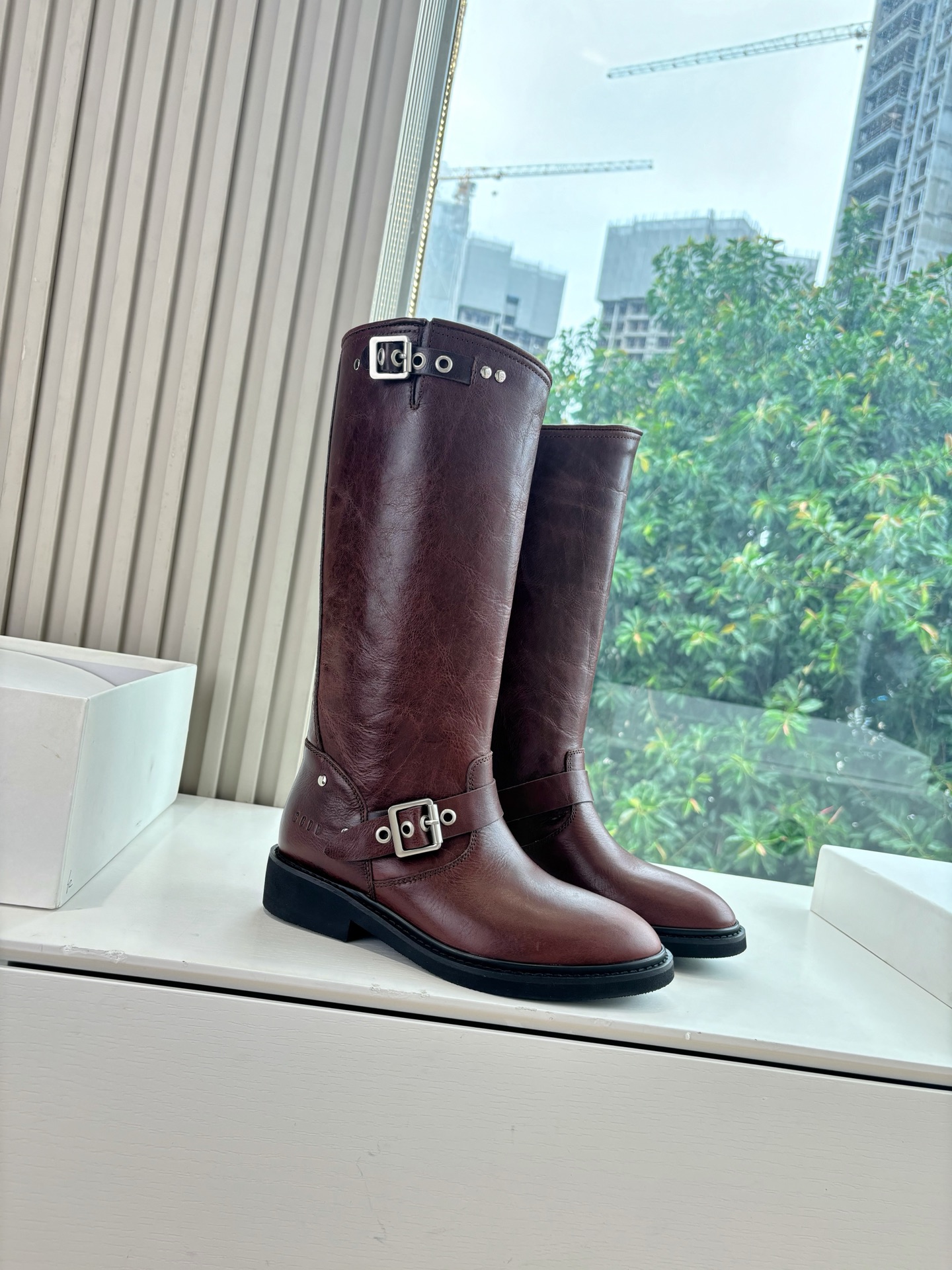 Stylish 2025 Western Cowboy Boots: Cowskin Fabric, Rubber Sole, Sizes 35-39# - 图片 2