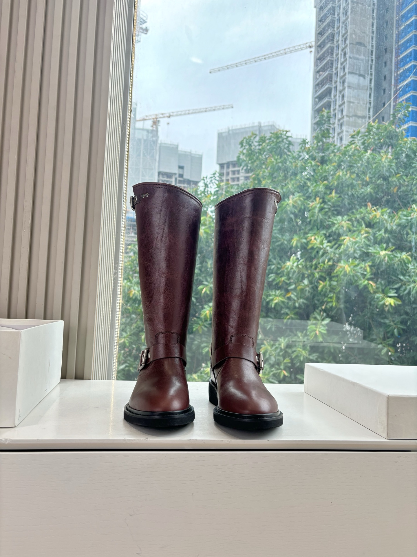 Stylish 2025 Western Cowboy Boots: Cowskin Fabric, Rubber Sole, Sizes 35-39# - 图片 9