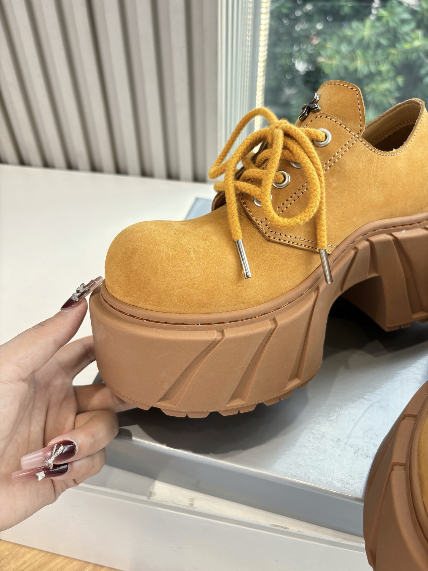 SMFK’s 2025 High-Cut Sneakers: Fashionable, Comfortable, and Invincible - 图片 8