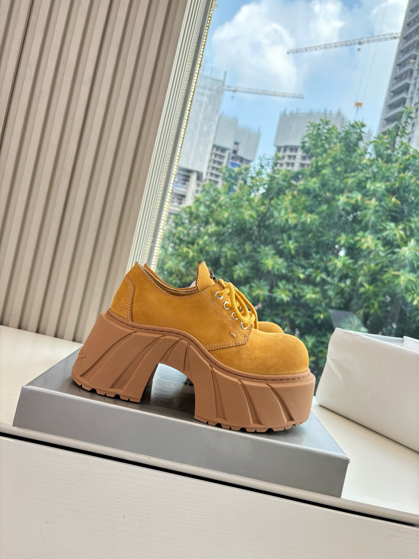 SMFK’s 2025 High-Cut Sneakers: Fashionable, Comfortable, and Invincible - 图片 7